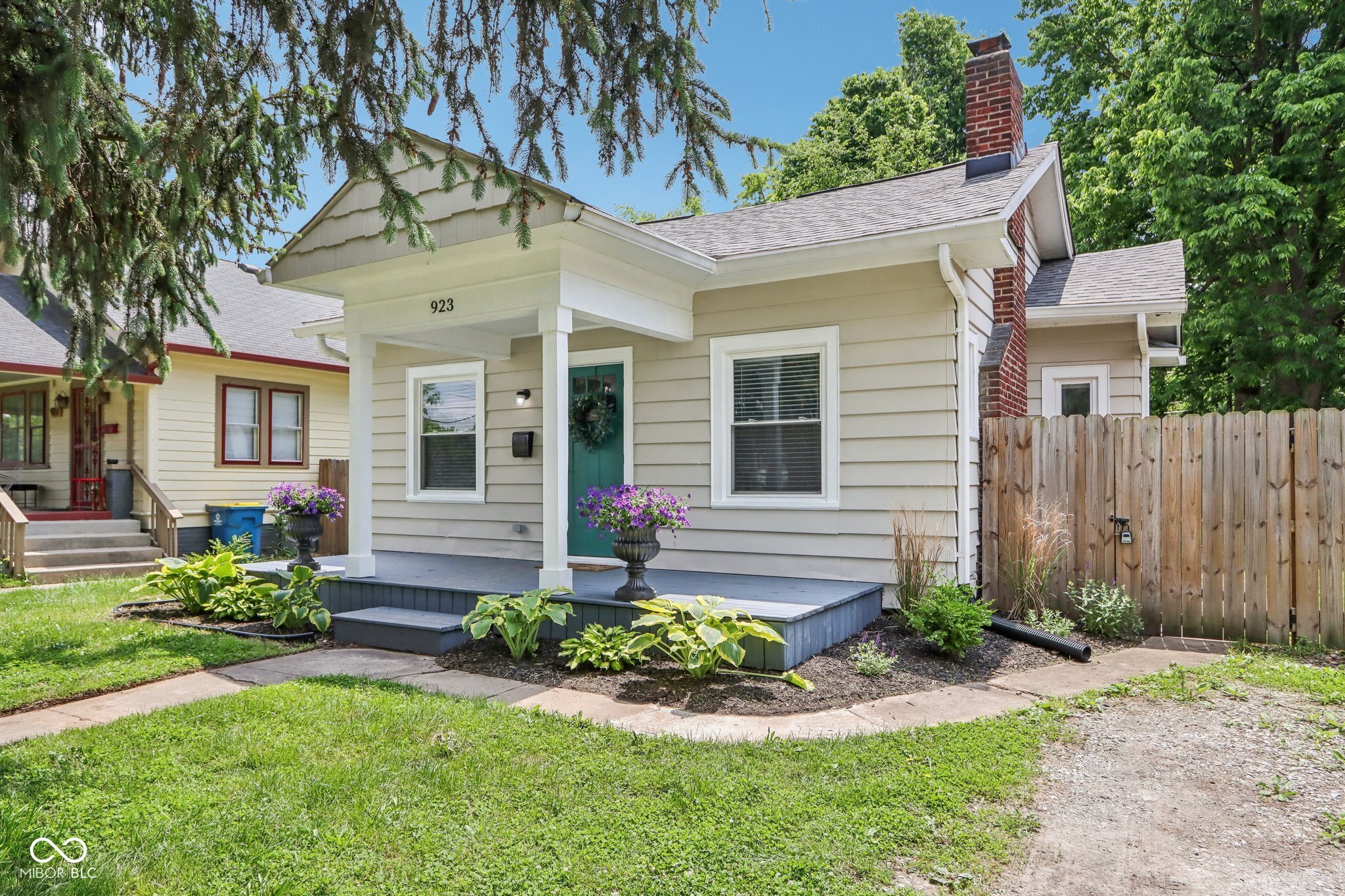 Homes for sale in Indianapolis, IN | 923 42Nd St, Indianapolis, IN 46205 | MLS# 22041804