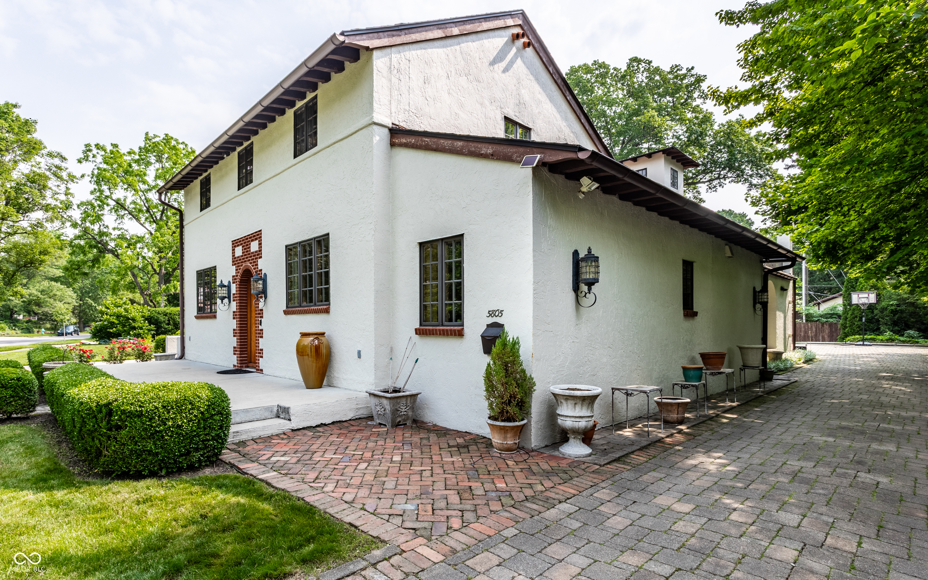 Homes for sale in Indianapolis, IN | 5805 Forest Ln, Indianapolis, IN 46220 | MLS# 22042243