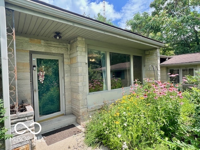 Homes for sale in Columbus, IN | 1802 Laurel Dr, Columbus, IN 47203 | MLS# 22044129