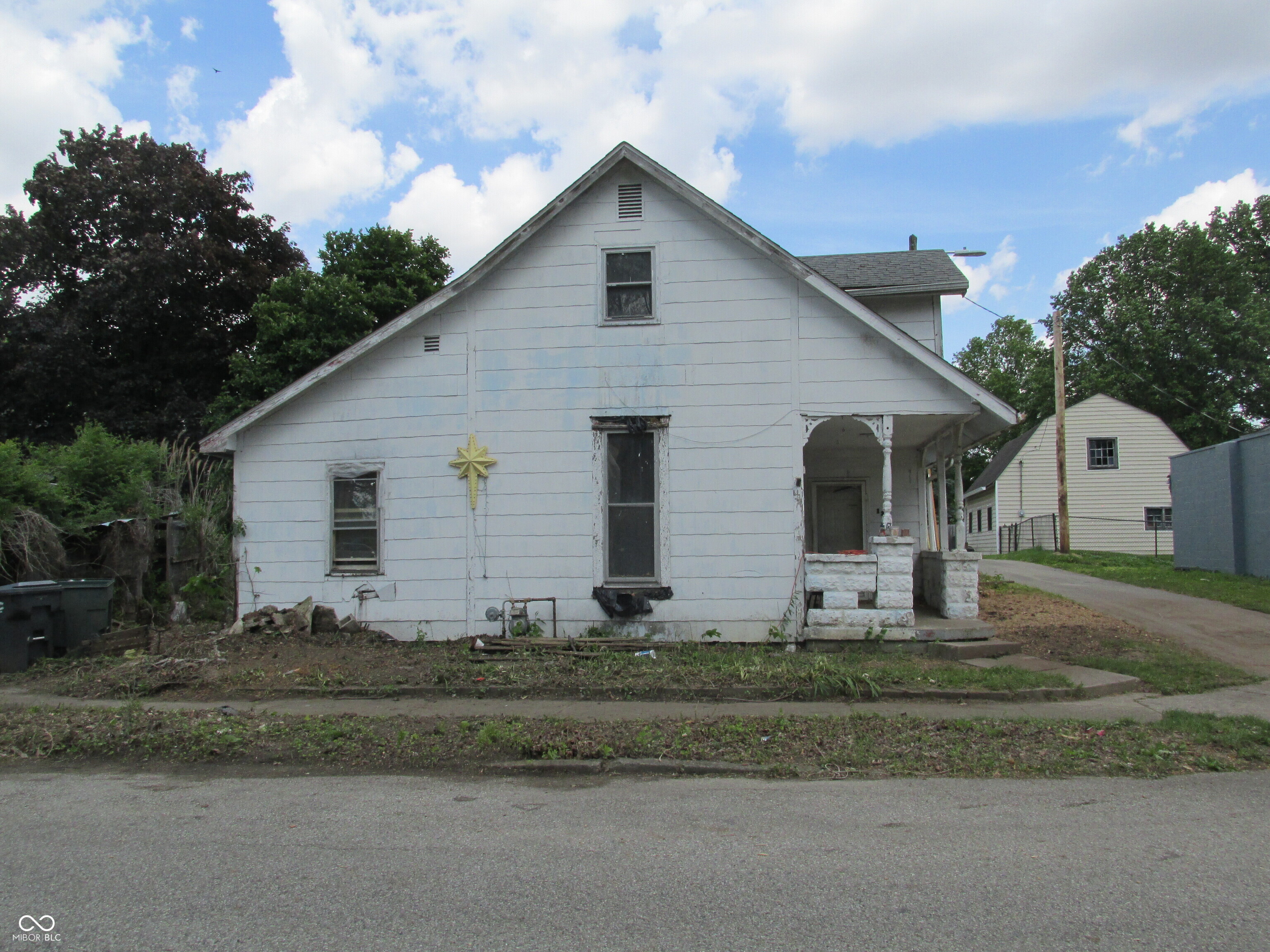 Homes for sale in Greenfield, IN | 121 School St, Greenfield, IN 46140 | MLS# 22044140