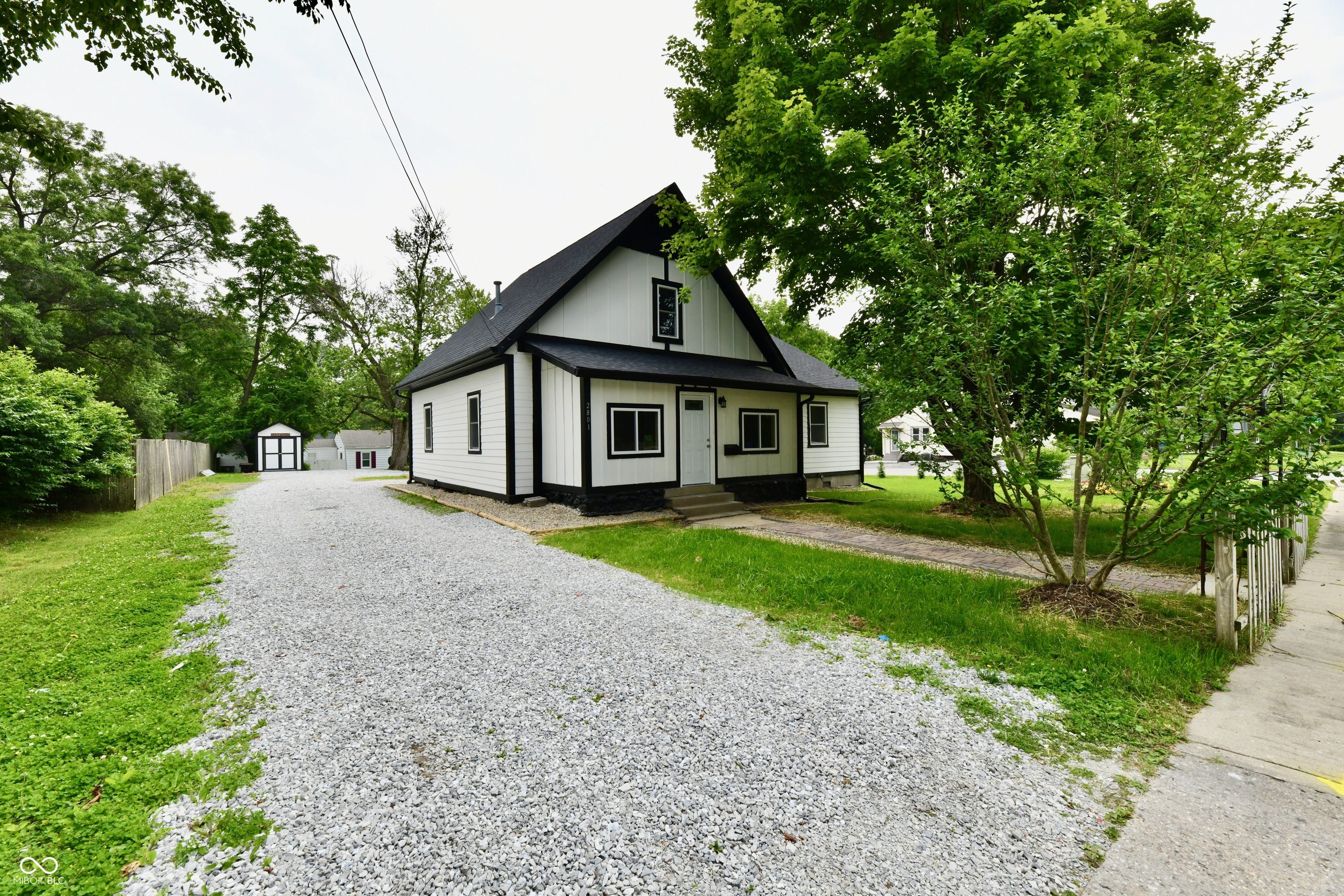 Homes for sale in Indianapolis, IN | 2801 E Southport Rd, Indianapolis, IN 46227 | MLS# 22044770