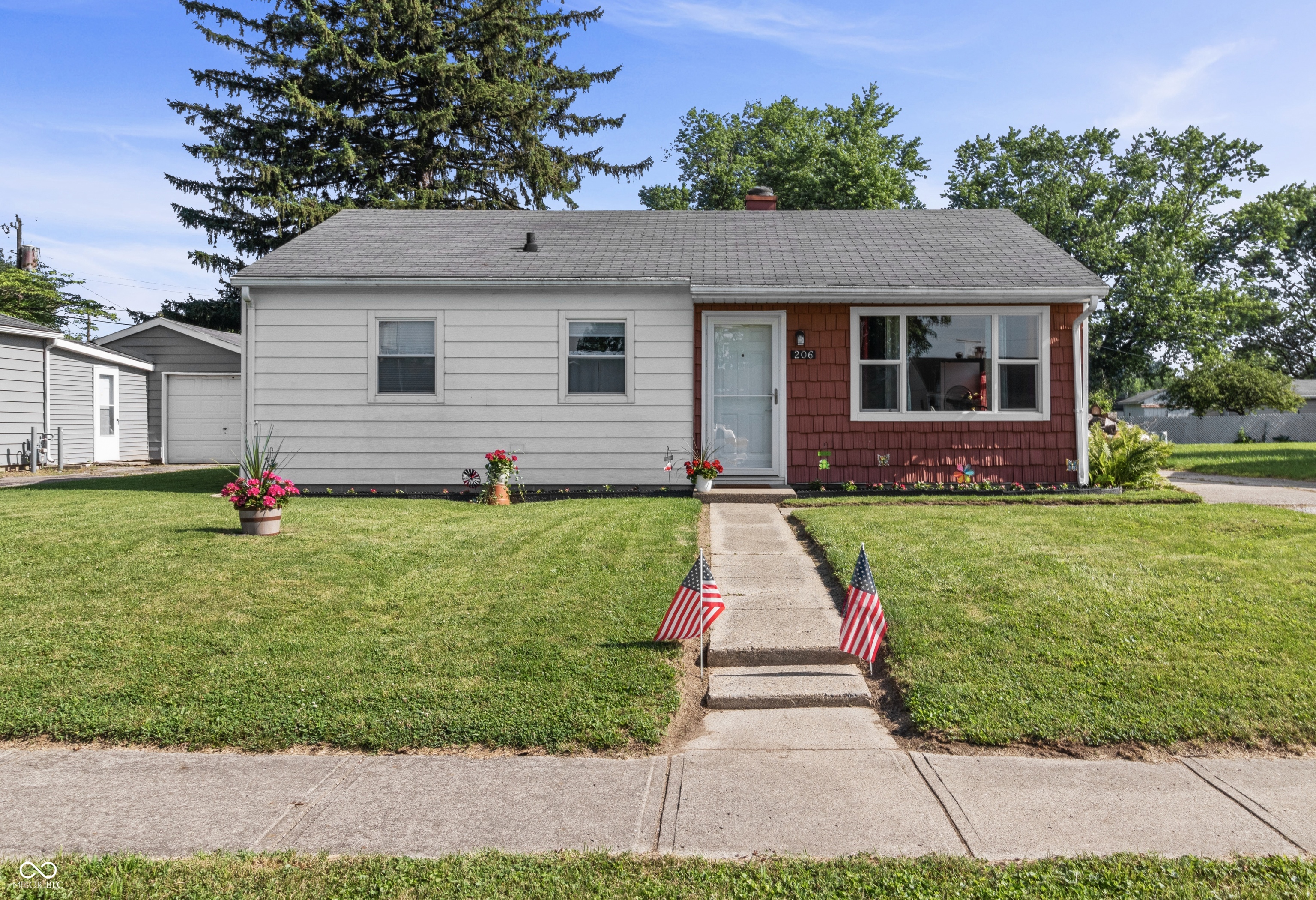 Homes for sale in Greenfield, IN | 206 Allen Ln, Greenfield, IN 46140 | MLS# 22045930