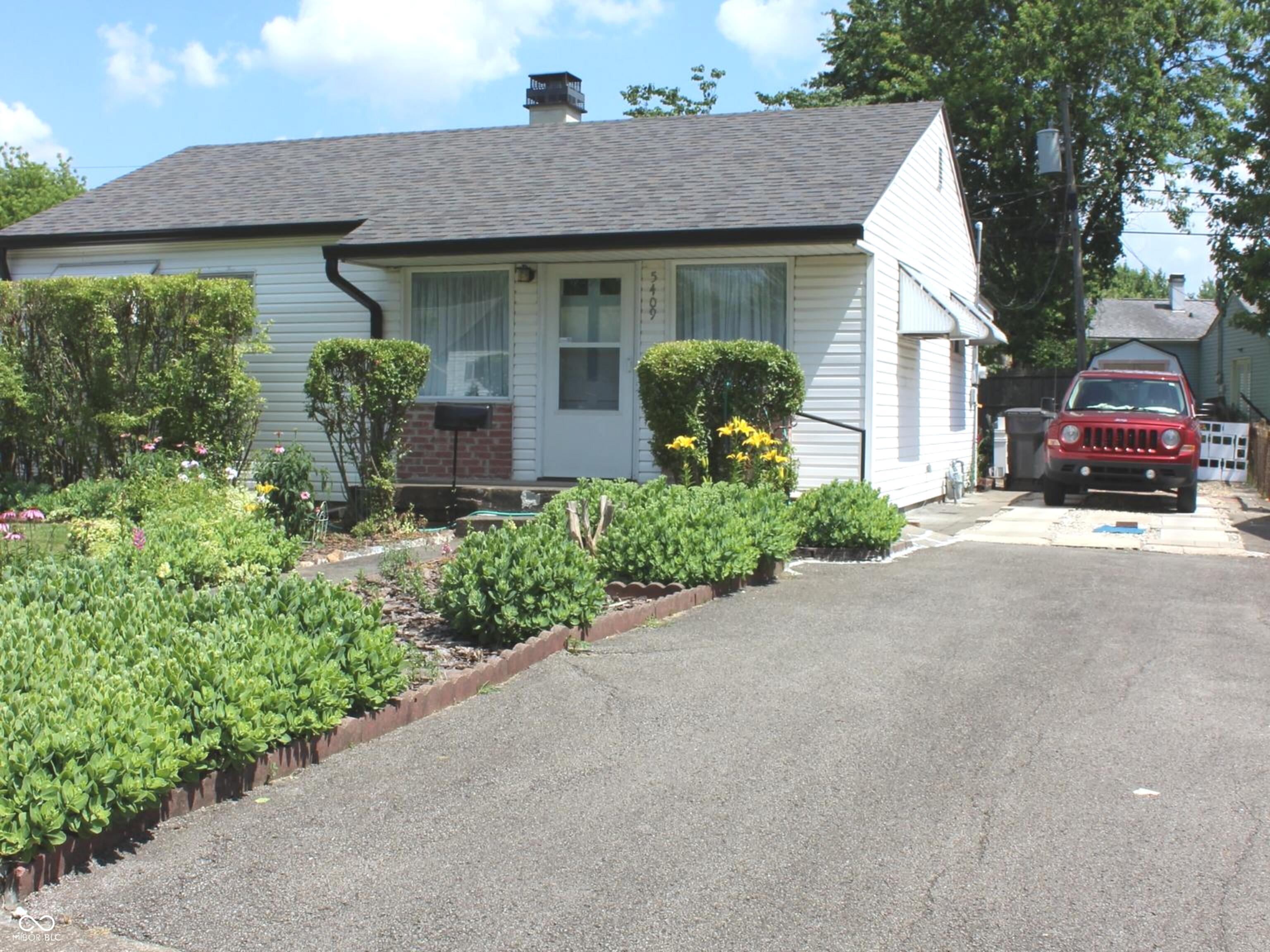 Homes for sale in Indianapolis, IN | 5409 E 19Th St, Indianapolis, IN 46218 | MLS# 22048138