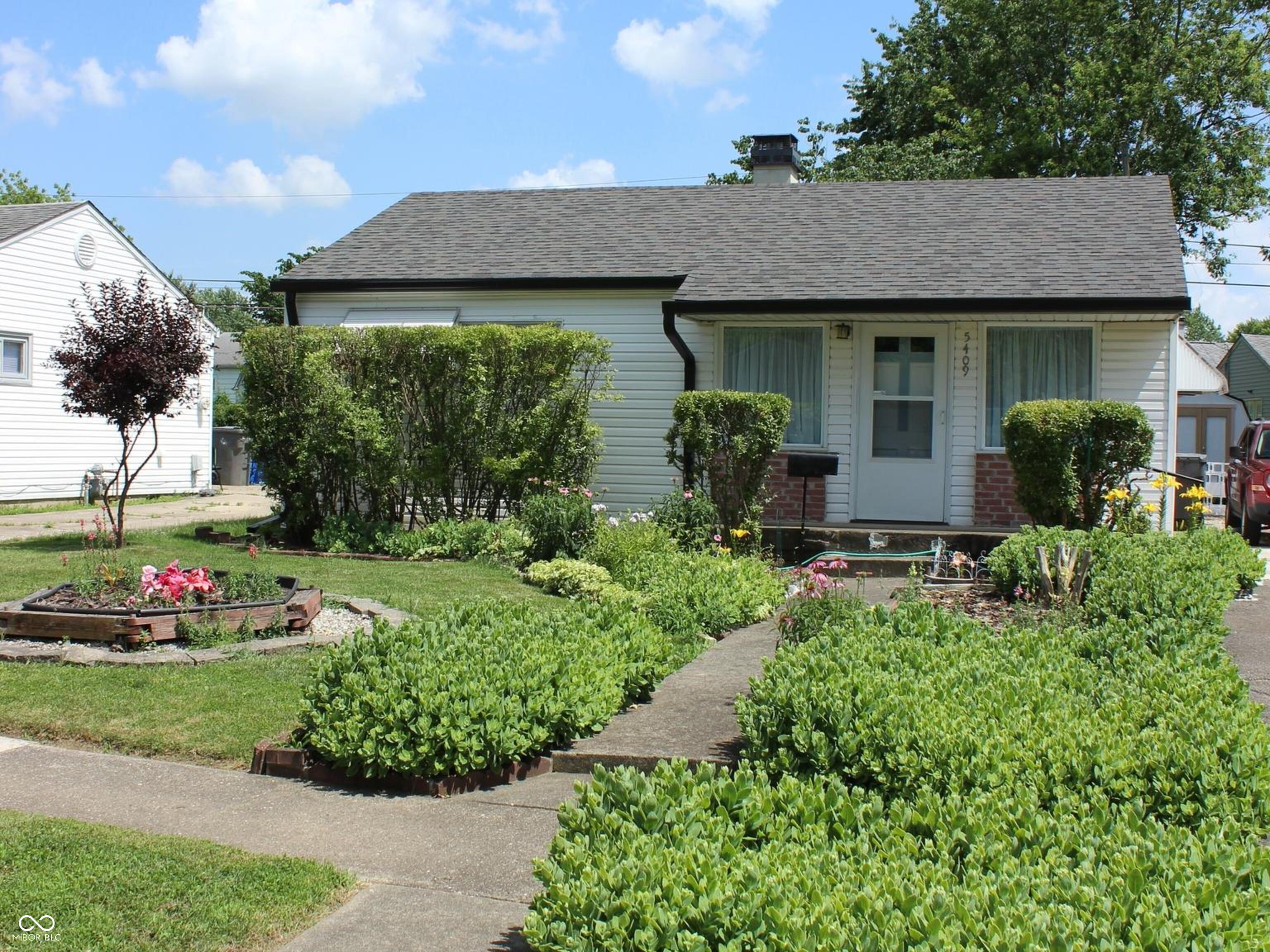 Homes for sale in Indianapolis, IN | 5409 E 19Th St, Indianapolis, IN 46218 | MLS# 22048138