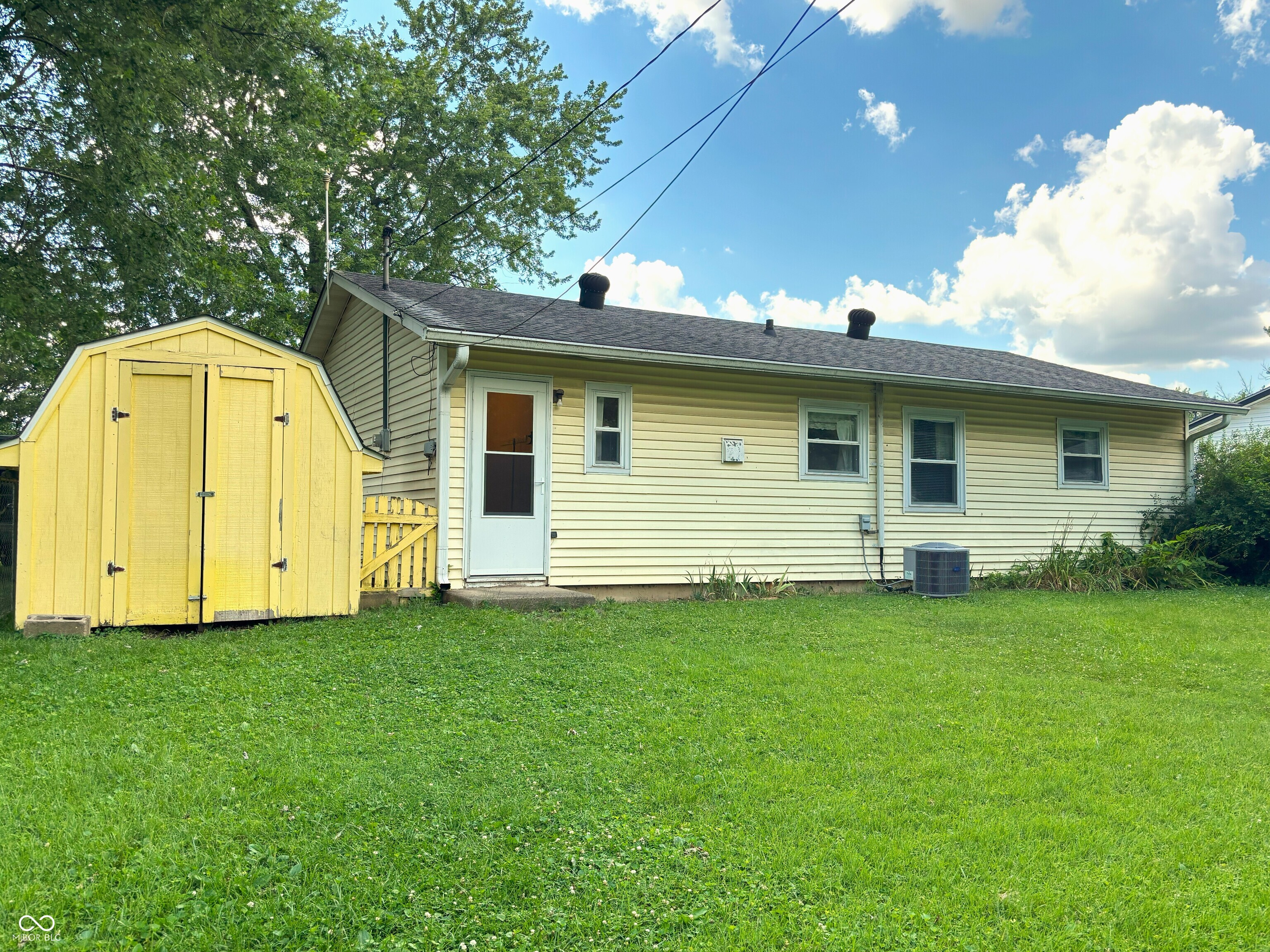 Homes for sale in New Whiteland, IN | 517 Sawmill Rd, New Whiteland, IN 46184 | MLS# 22048489