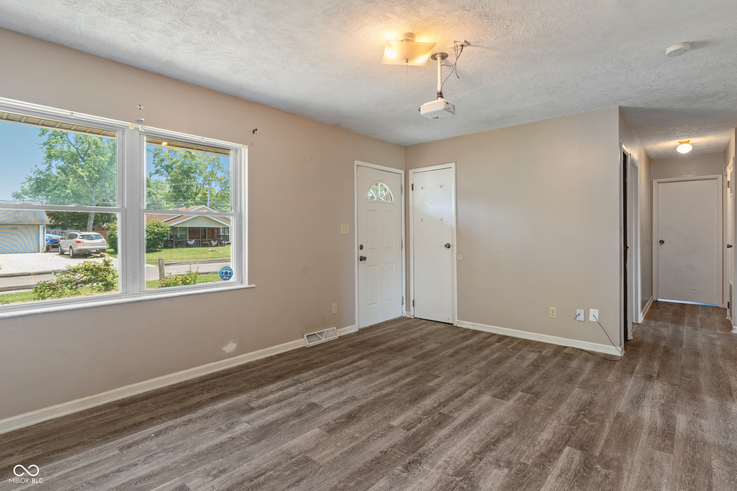 Homes for sale in New Whiteland, IN | 1108 Warwick Dr, New Whiteland, IN 46184 | MLS# 22049233