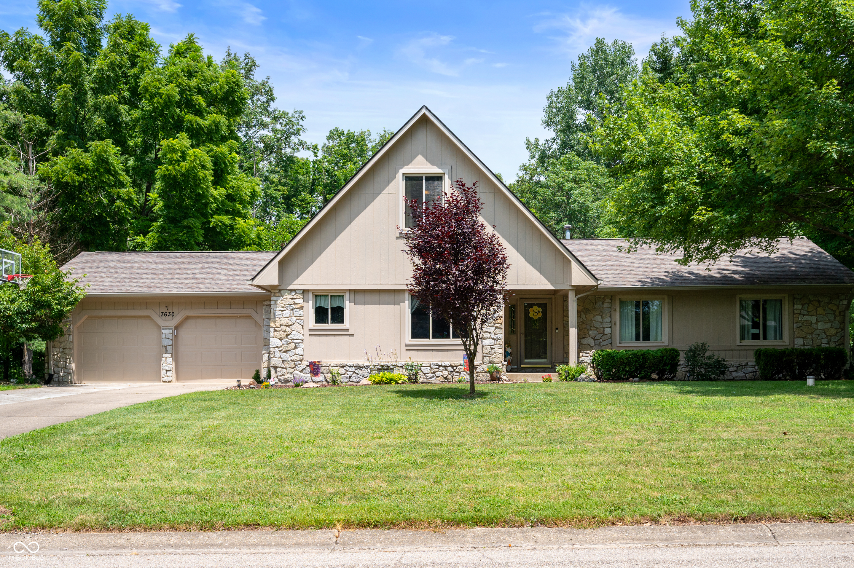 Homes for sale in Fairland, IN | 7630 W Mockingbird Ct, Fairland, IN 46126 | MLS# 22050551