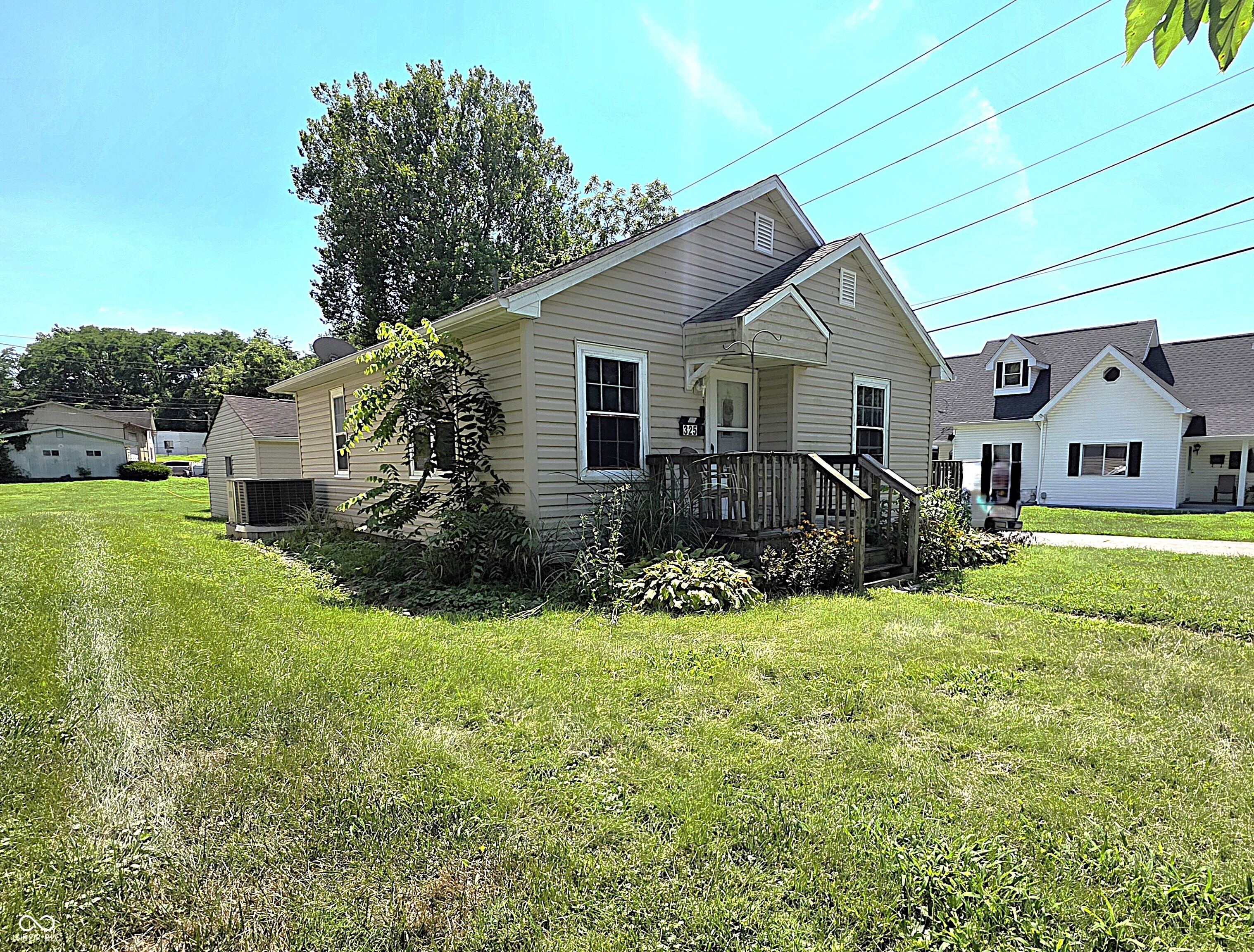 Homes for sale in Mooresville, IN | 325 W Main St, Mooresville, IN 46158 | MLS# 22053583