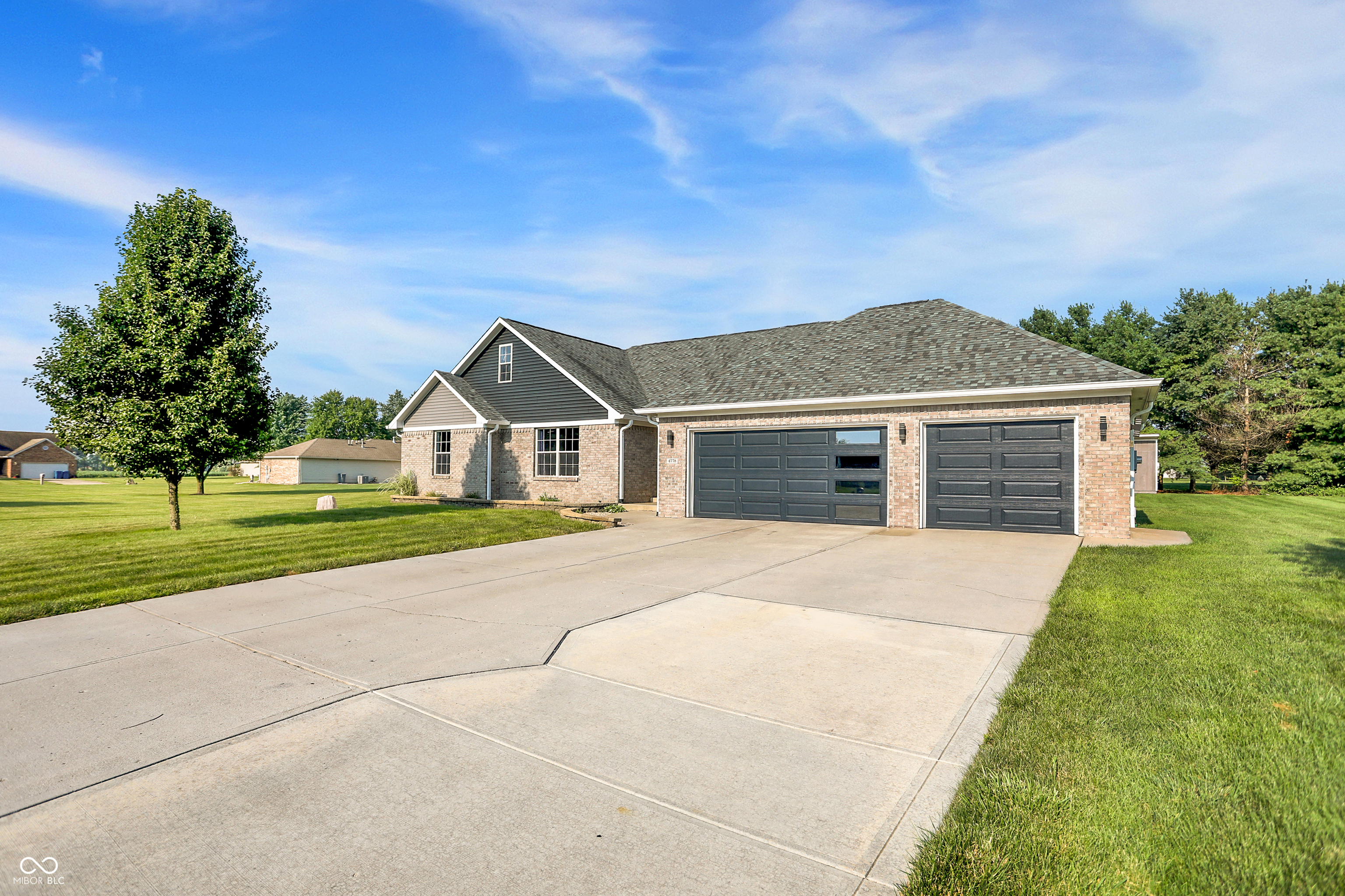 Homes for sale in Greenfield, IN | 4778 N Country Mill Dr, Greenfield, IN 46140 | MLS# 22054207