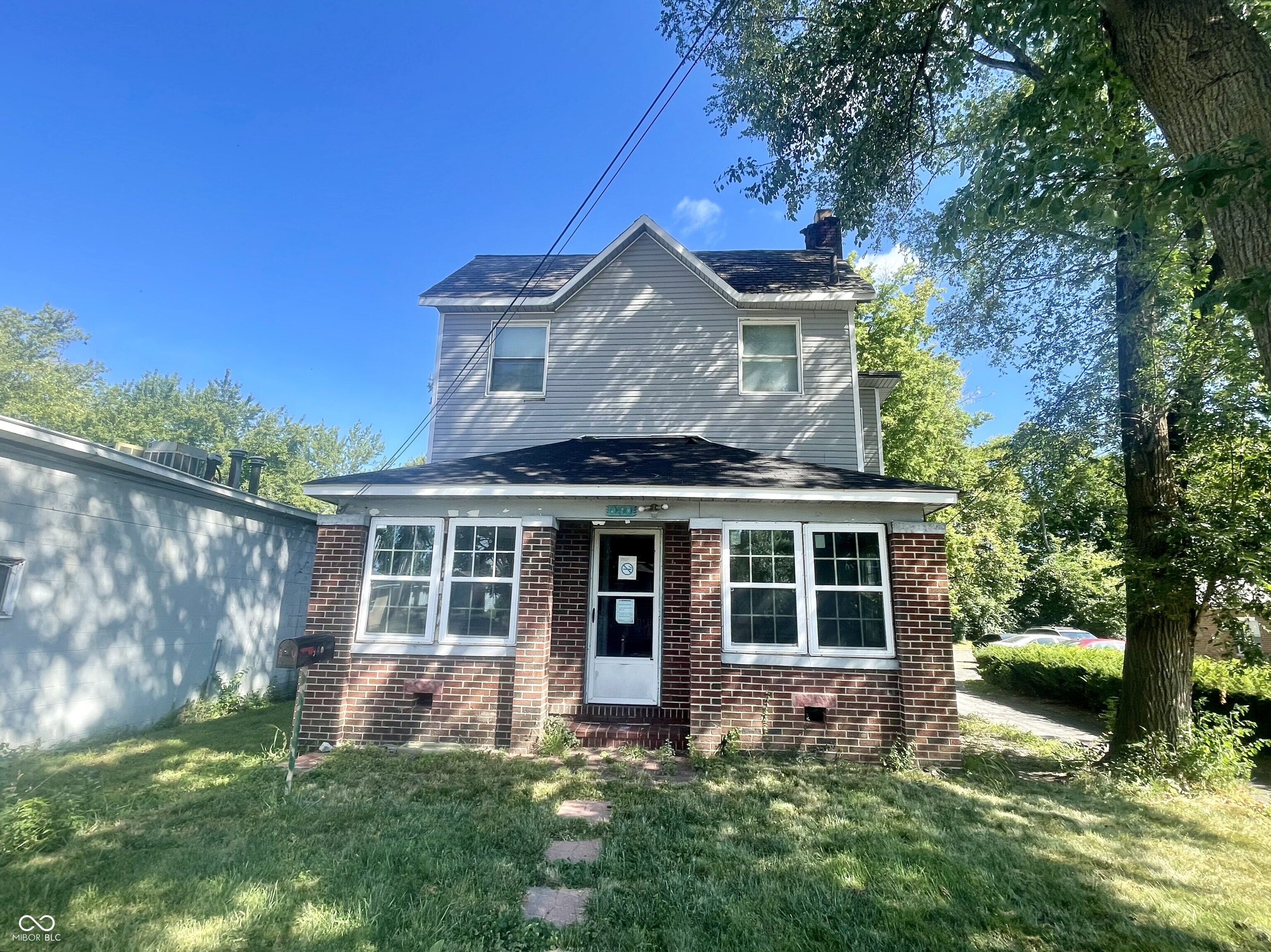 Homes for sale in Muncie, IN | 960 W Main St, Muncie, IN 47305 | MLS# 22059236