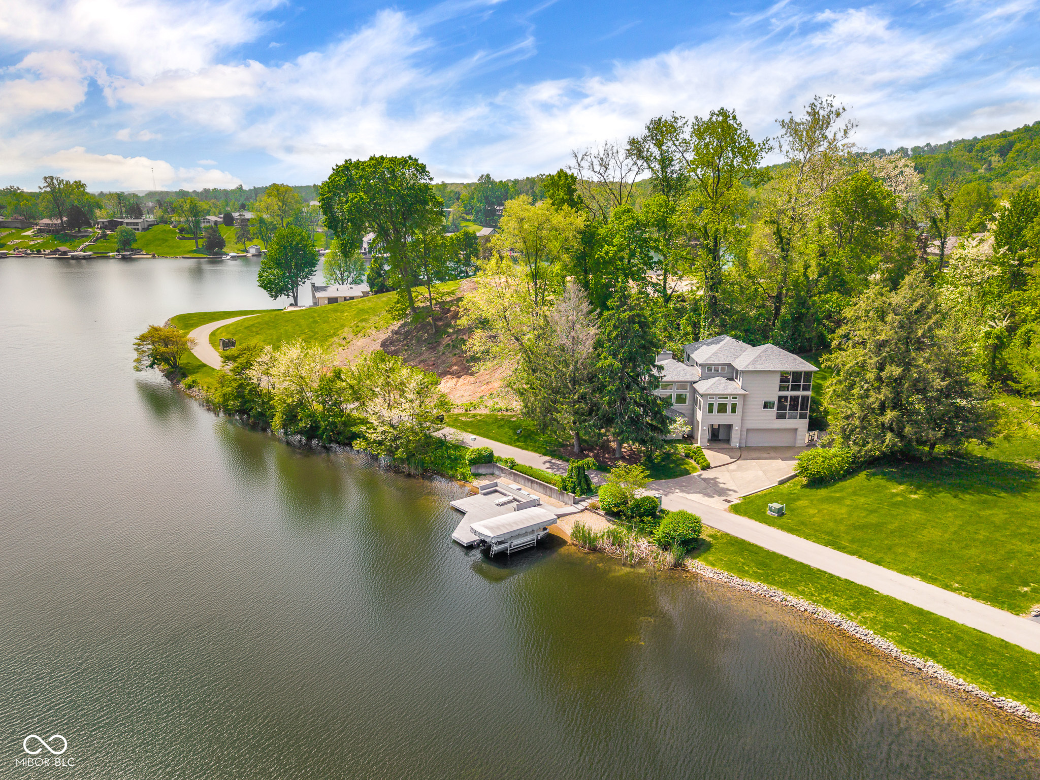 Homes for sale in Columbus, IN | 9622 W Shore Dr, Columbus, IN 47201 | MLS# 22065108