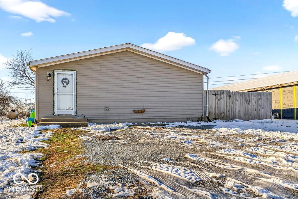 Homes for sale in Greenfield, IN | 8 Fountain Lake Dr, Greenfield, IN 46140 | MLS# 22075734