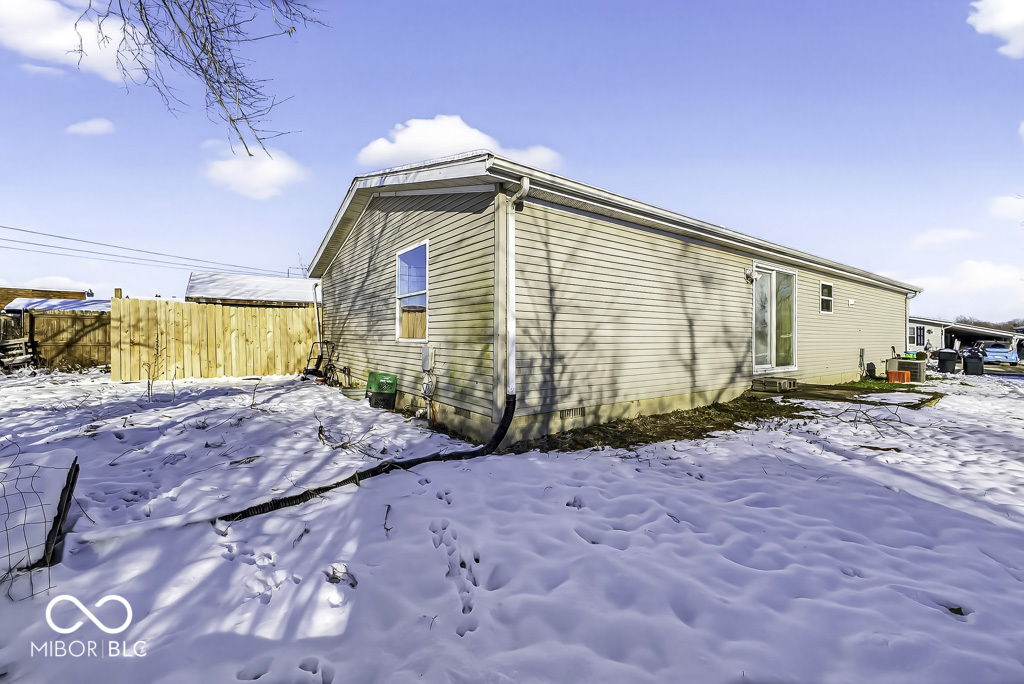 Homes for sale in Greenfield, IN | 8 Fountain Lake Dr, Greenfield, IN 46140 | MLS# 22075734