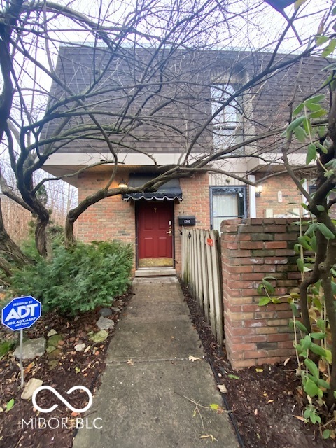 Homes for sale in Indianapolis, IN | 1352 Tishman Ln, Indianapolis, IN 46260 | MLS# 22077237