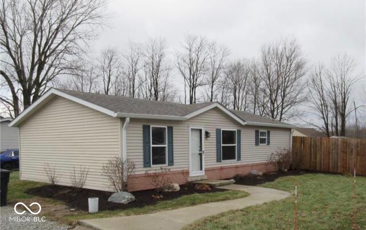 Homes for sale in Greenfield, IN | 111 Fountain Lake Dr, Greenfield, IN 46140 | MLS# 22077378