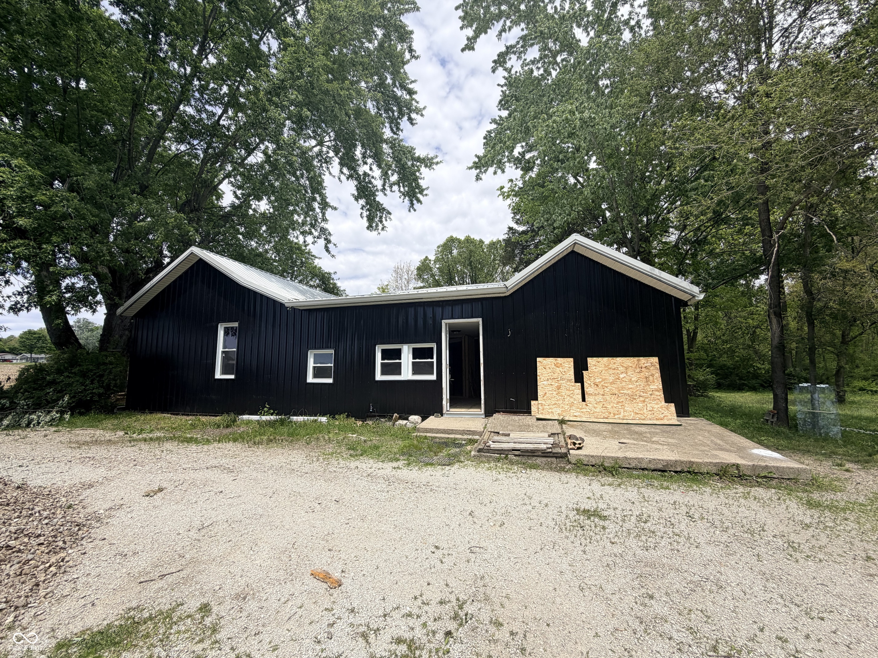 Homes for sale in Greensburg, IN | 2562 S County Road 60 Sw, Greensburg, IN 47240 | MLS# 22077674
