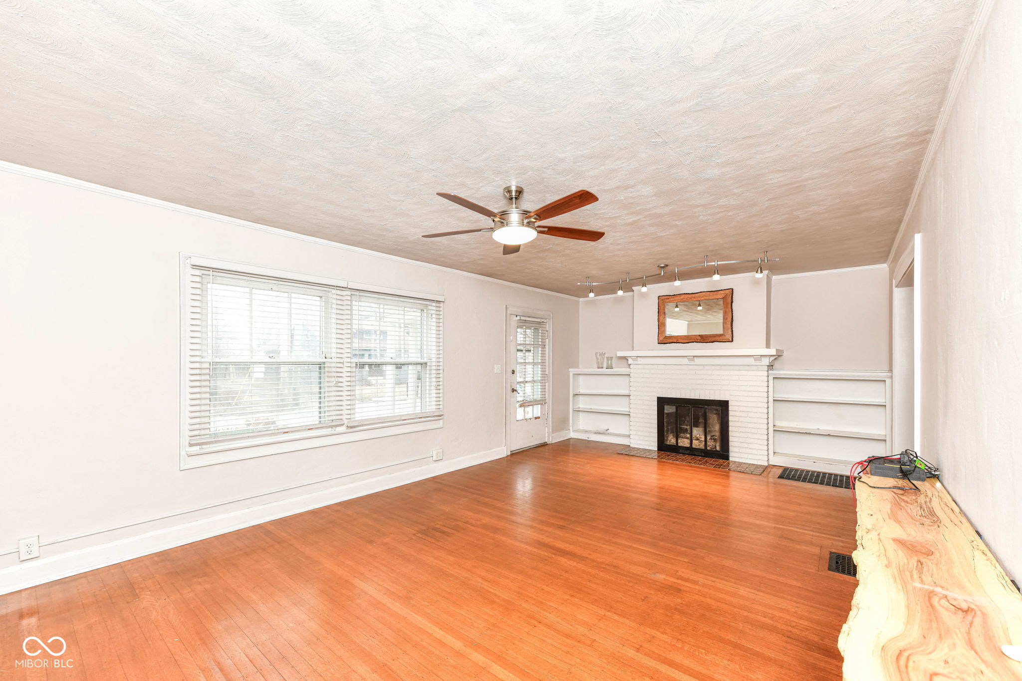 Homes for sale in Indianapolis, IN | 621 Kessler Boulevard East Dr, Indianapolis, IN 46220 | MLS# 22084706