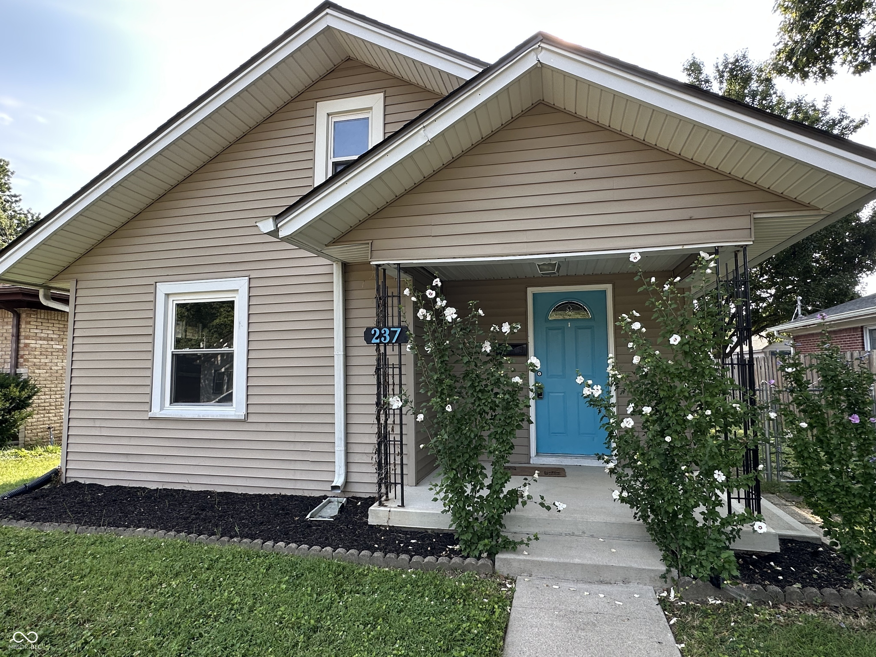 1st image of 237 N 8th Ave, Beech Grove, IN 46107 | MLS# 22087772