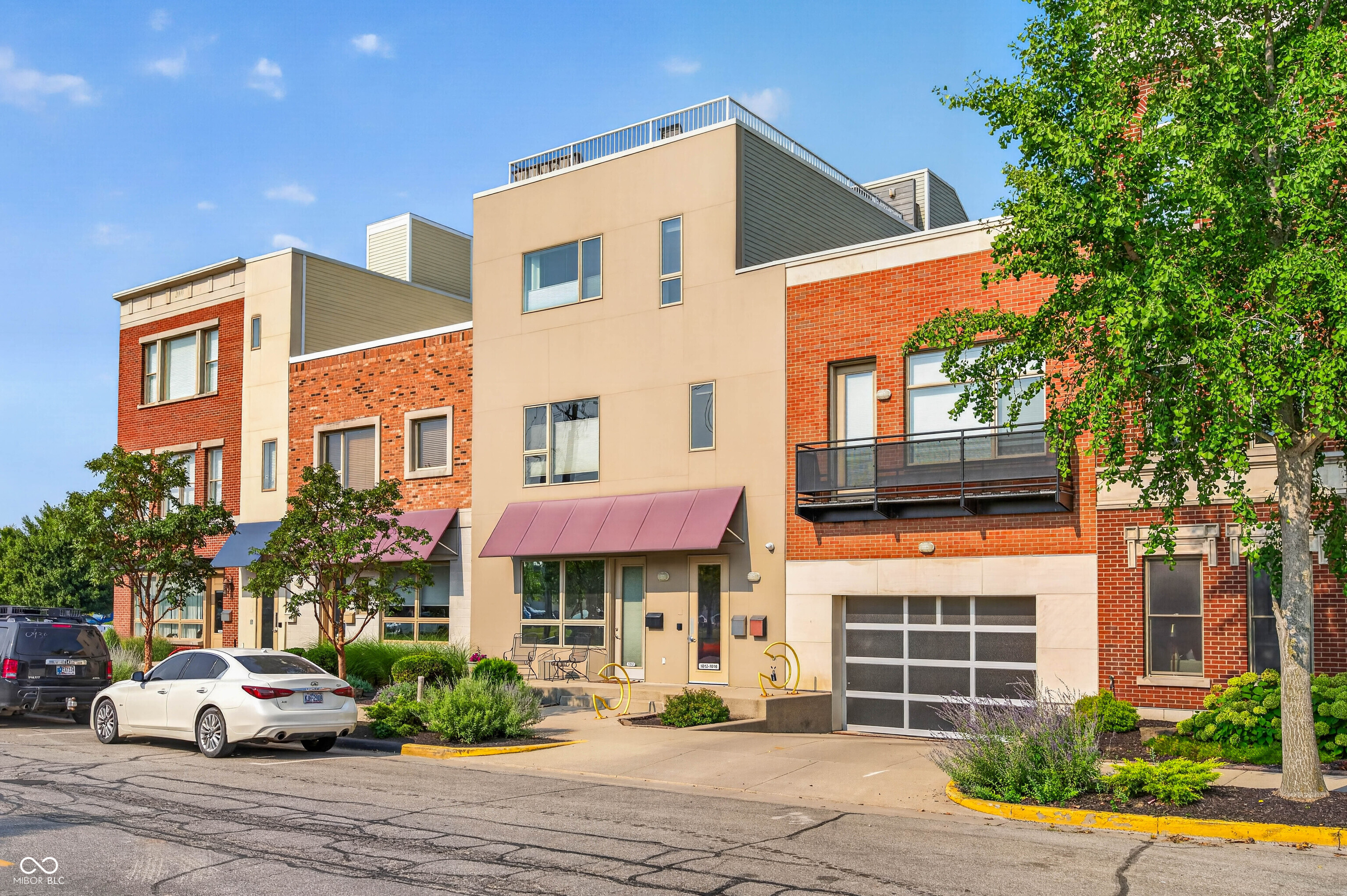 1st image of 1014 Jackson St, Columbus, IN 47201 | MLS# 22088874