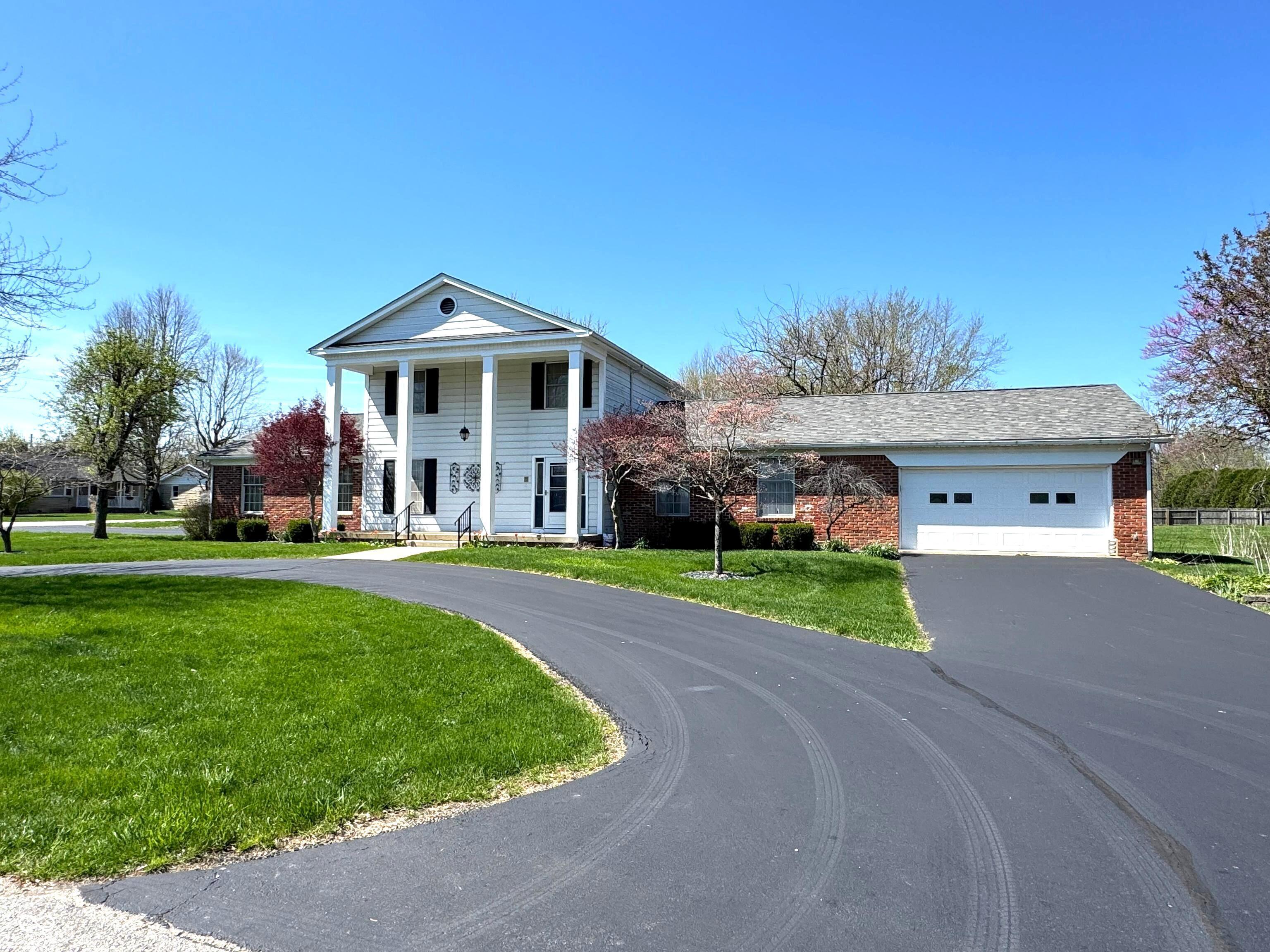 Homes for sale in Rushville, IN | 353 E Rivercrest Dr, Rushville, IN 46173 | MLS# 22094008
