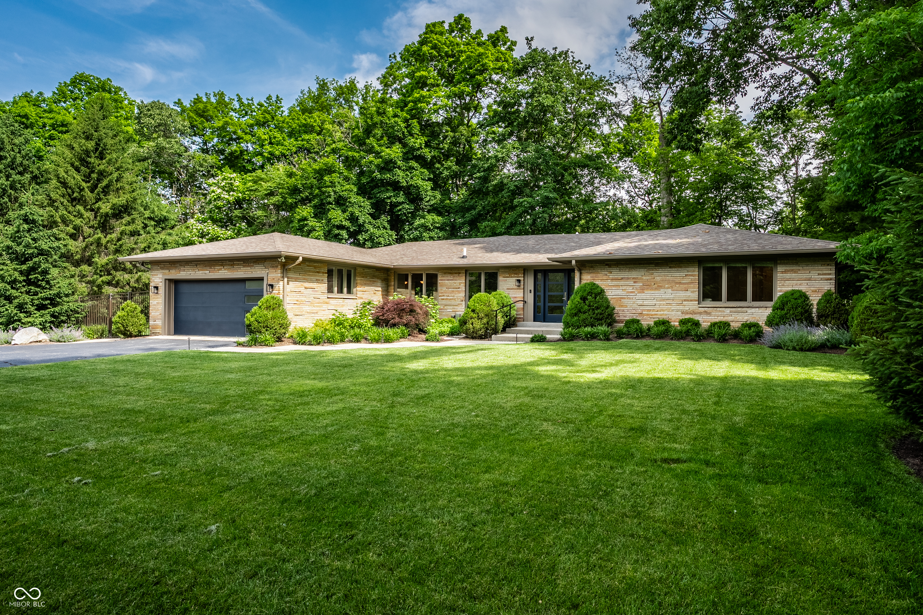 Homes for sale in Indianapolis, IN | 7548 Morningside Dr, Indianapolis, IN 46240 | MLS# 22094691