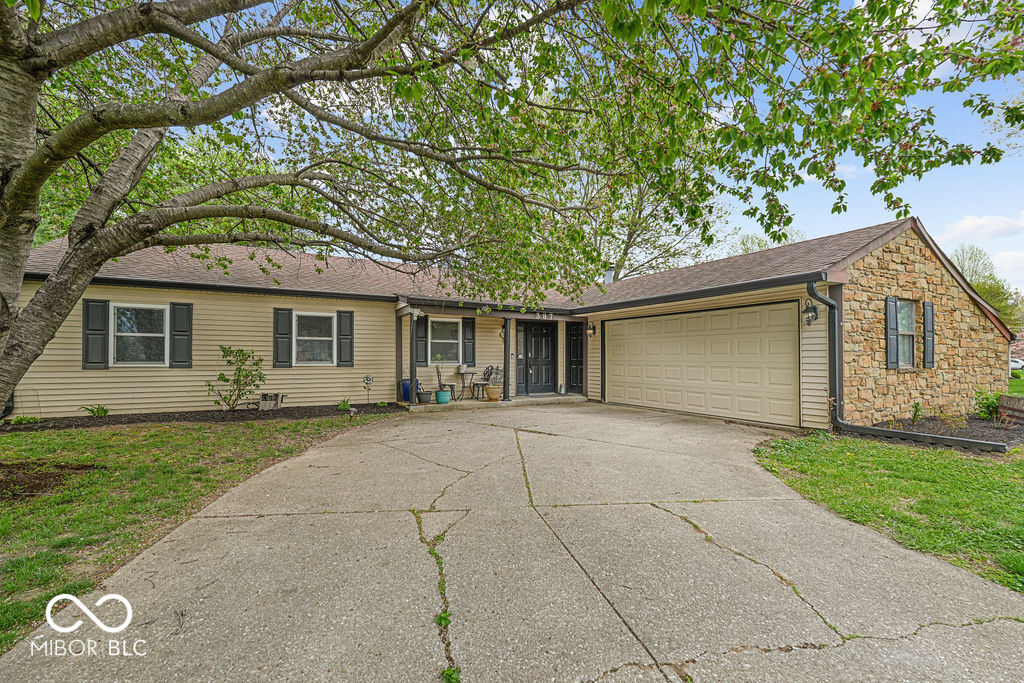 1st image of 387 Pleasantview Blvd, Greenwood, IN 46142 | MLS# 22094901