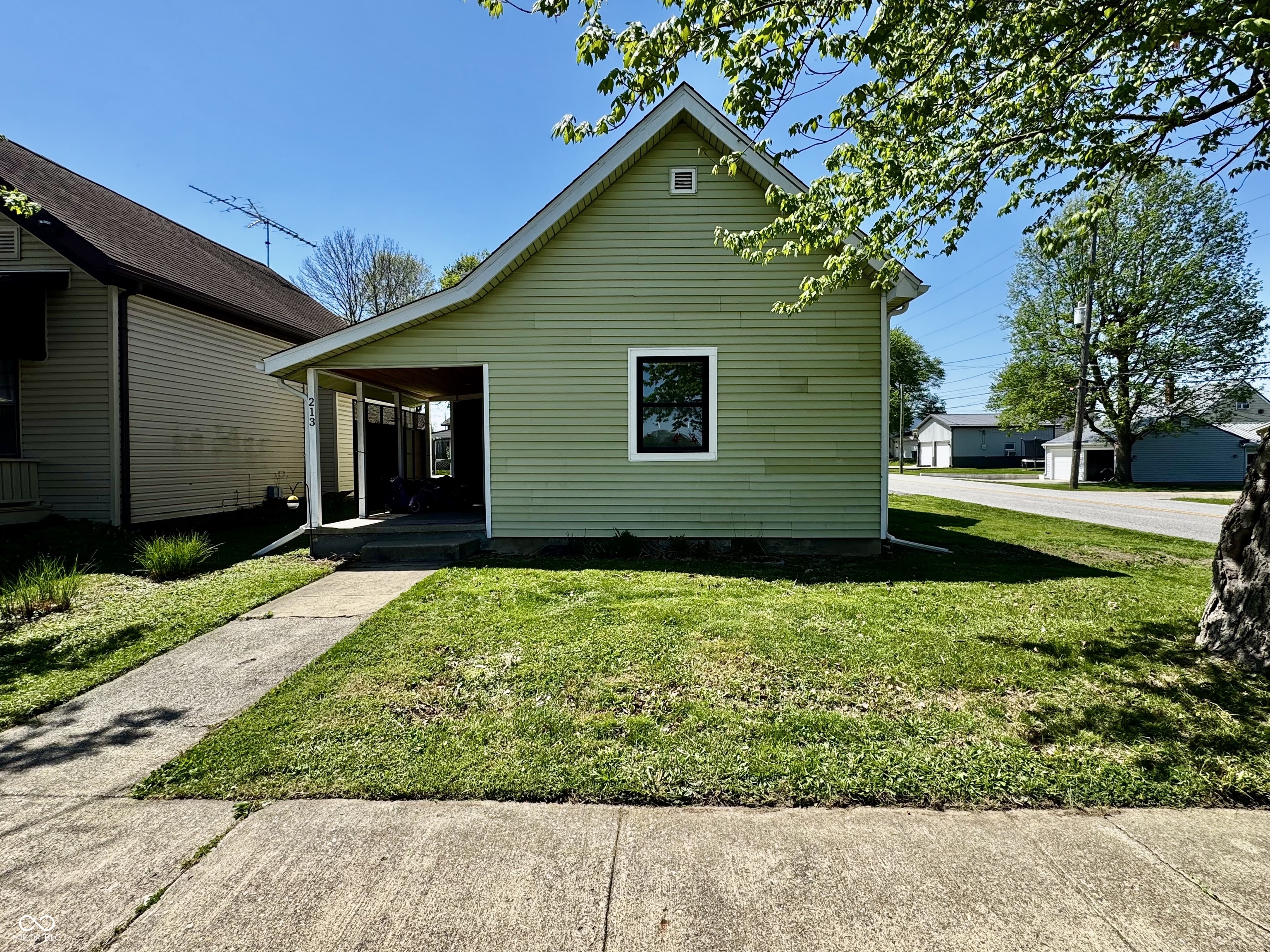 Homes for sale in Crawfordsville, IN | 213 Maple St, Crawfordsville, IN 47933 | MLS# 22094951