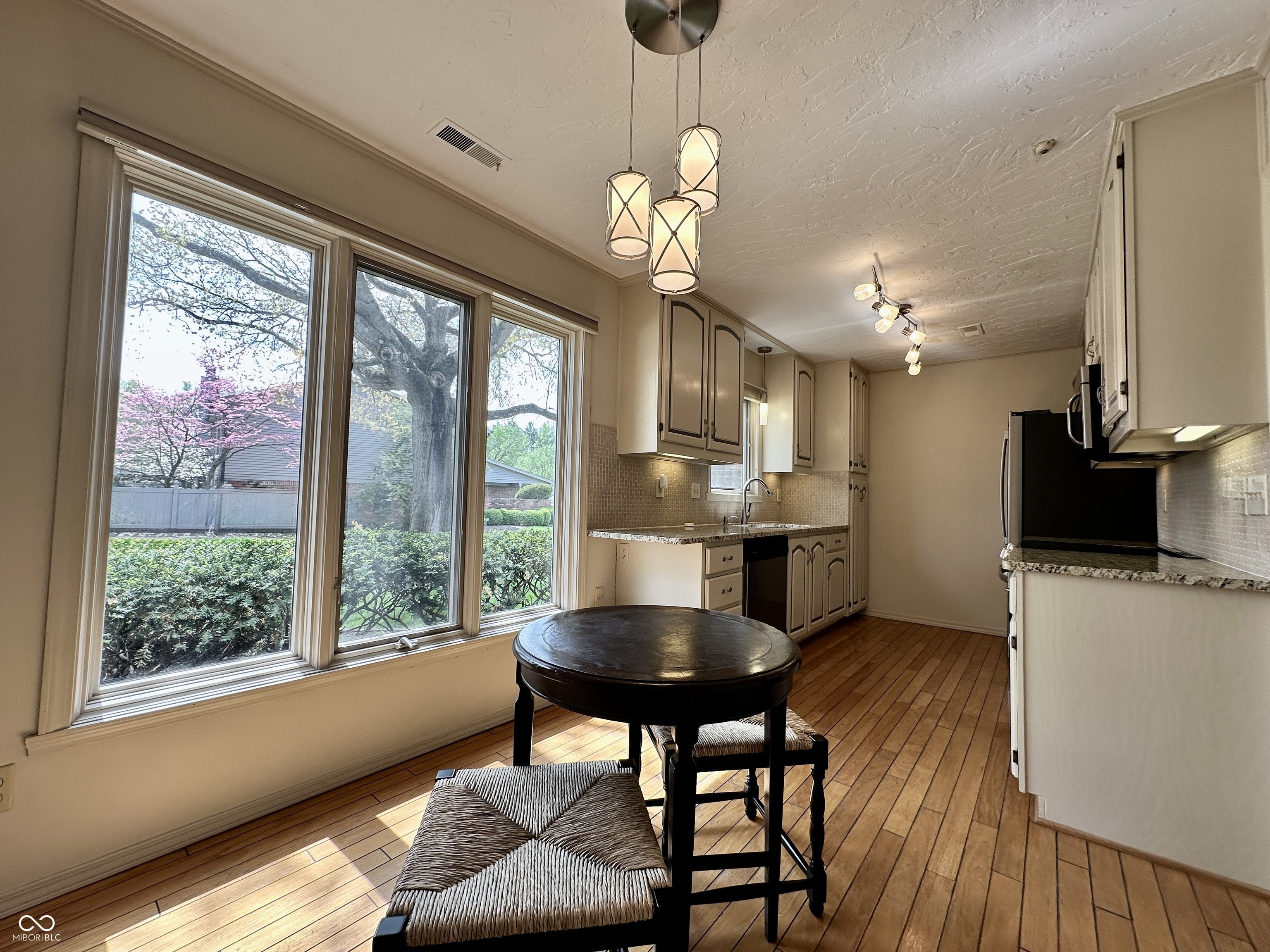 Homes for sale in Indianapolis, IN | 1030 Stratford Hall St #17-3, Indianapolis, IN 46260 | MLS# 22095484