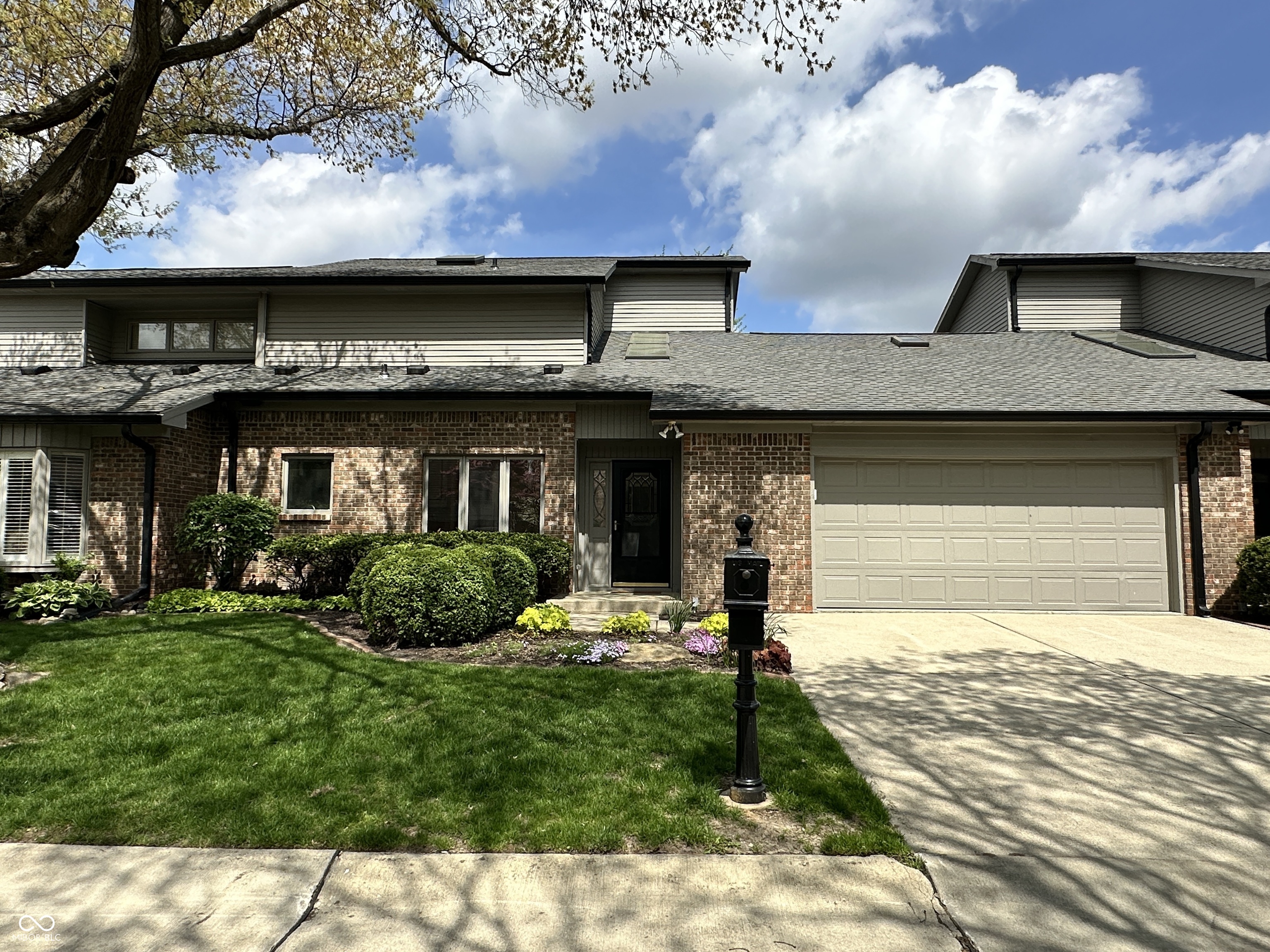 Homes for sale in Indianapolis, IN | 1030 Stratford Hall St #17-3, Indianapolis, IN 46260 | MLS# 22095484