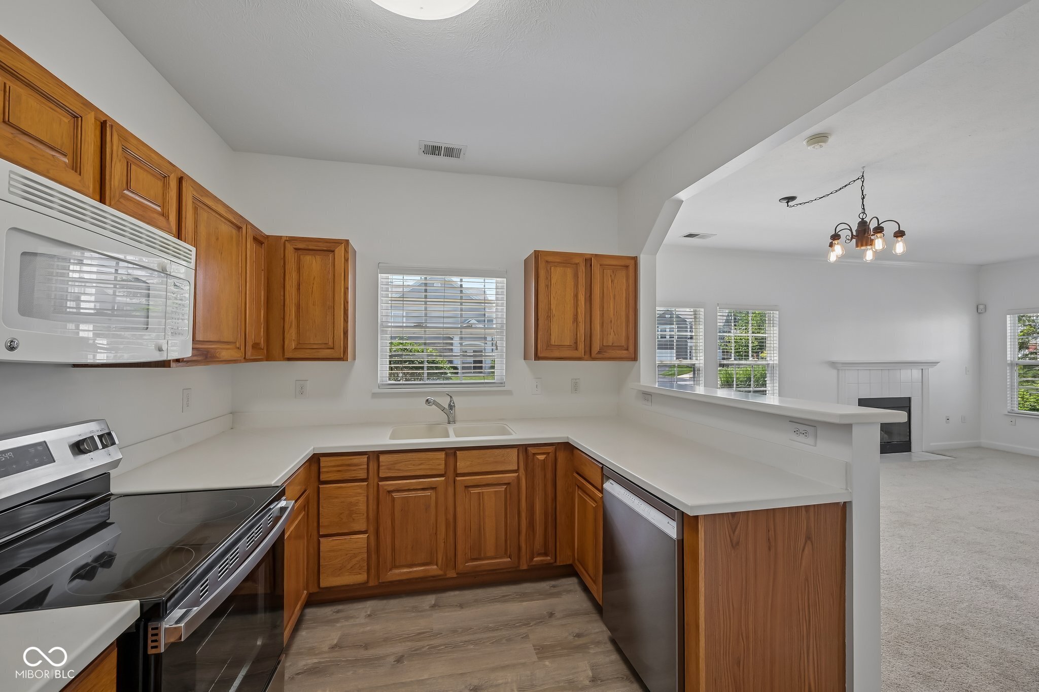 2nd image of 1423 Shadow Ridge Rd, Carmel, IN 46280 | MLS# 22095792