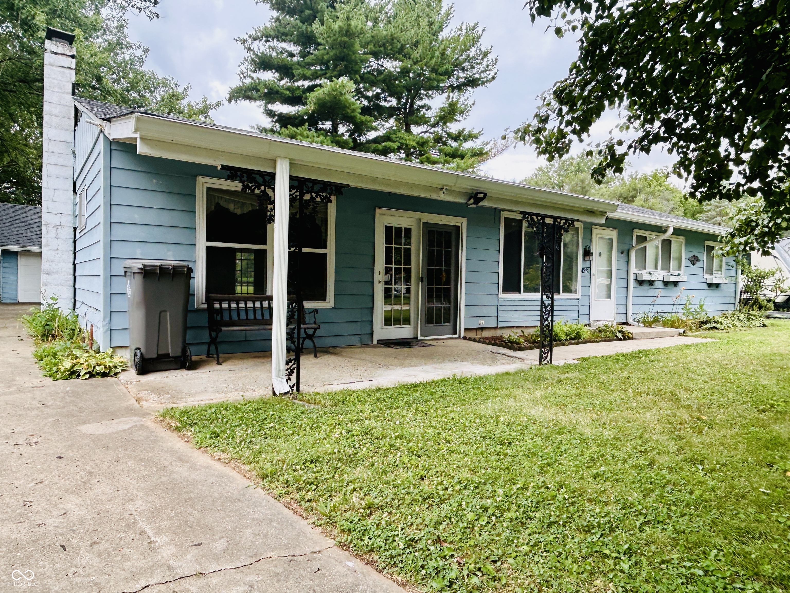 3rd image of 4231 Standish Dr, Indianapolis, IN 46221 | MLS# 22096433