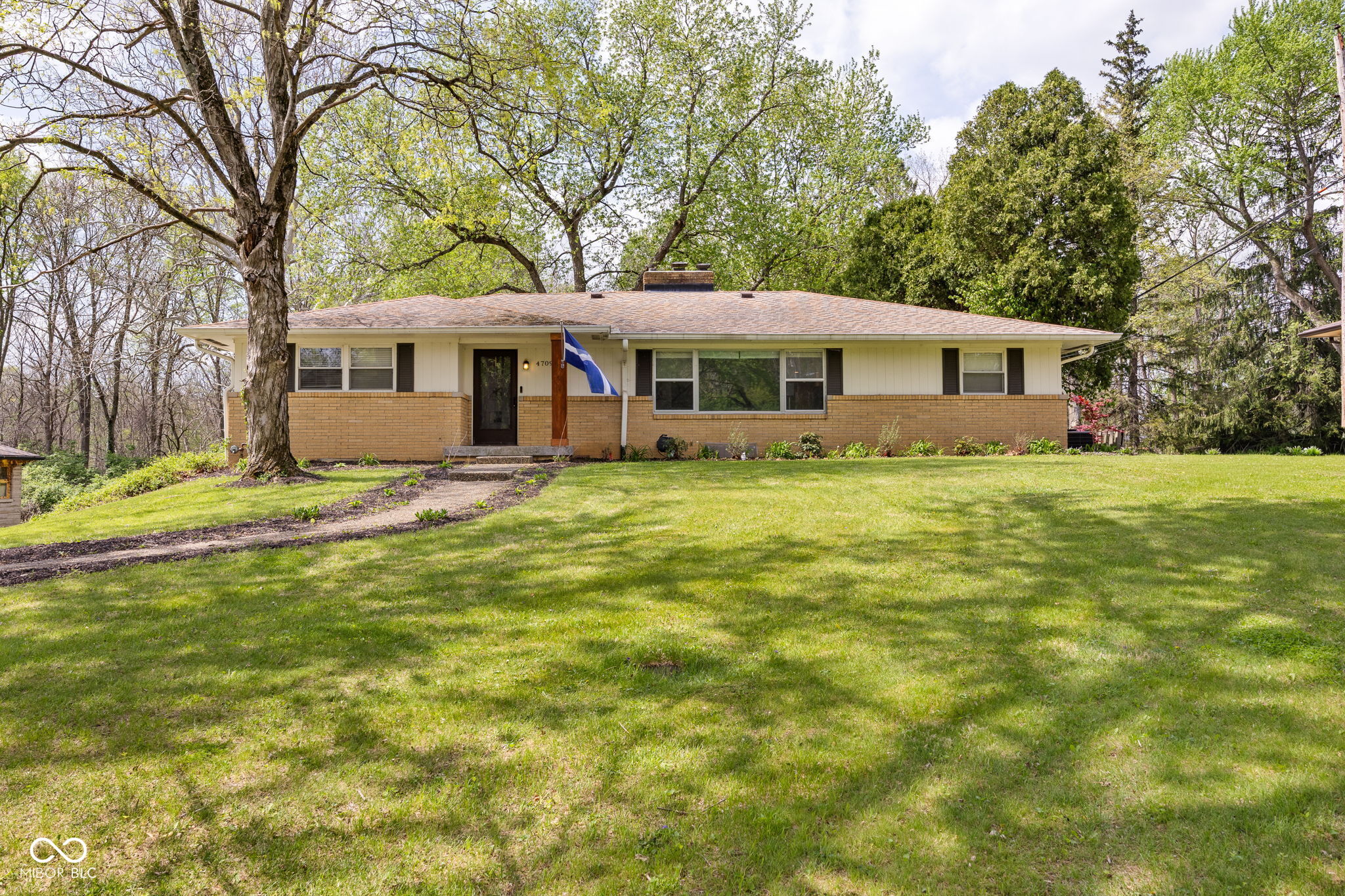 2nd image of 4709 Andover Sq, Indianapolis, IN 46226 | MLS# 22097327