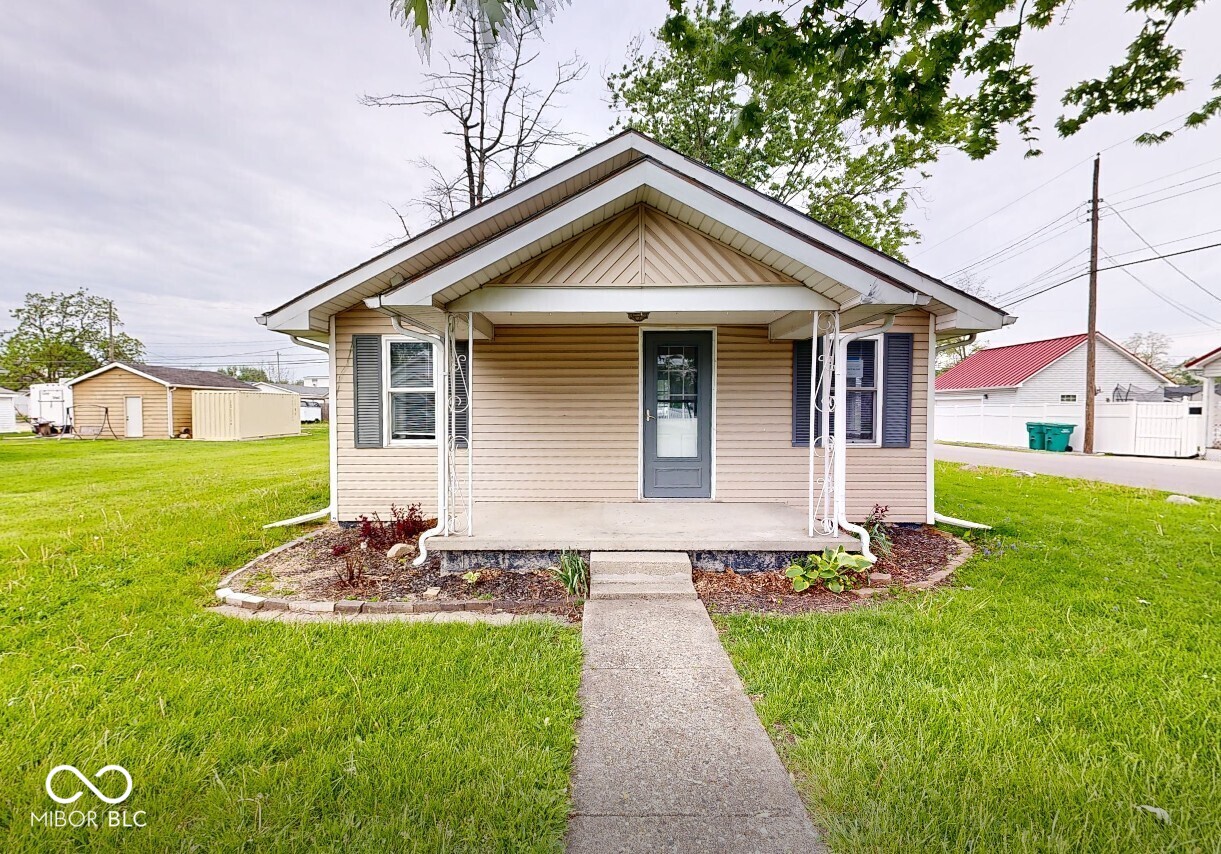 Homes for sale in New Castle, IN | 2301 S 19th St, New Castle, IN 47362 | MLS# 22097518