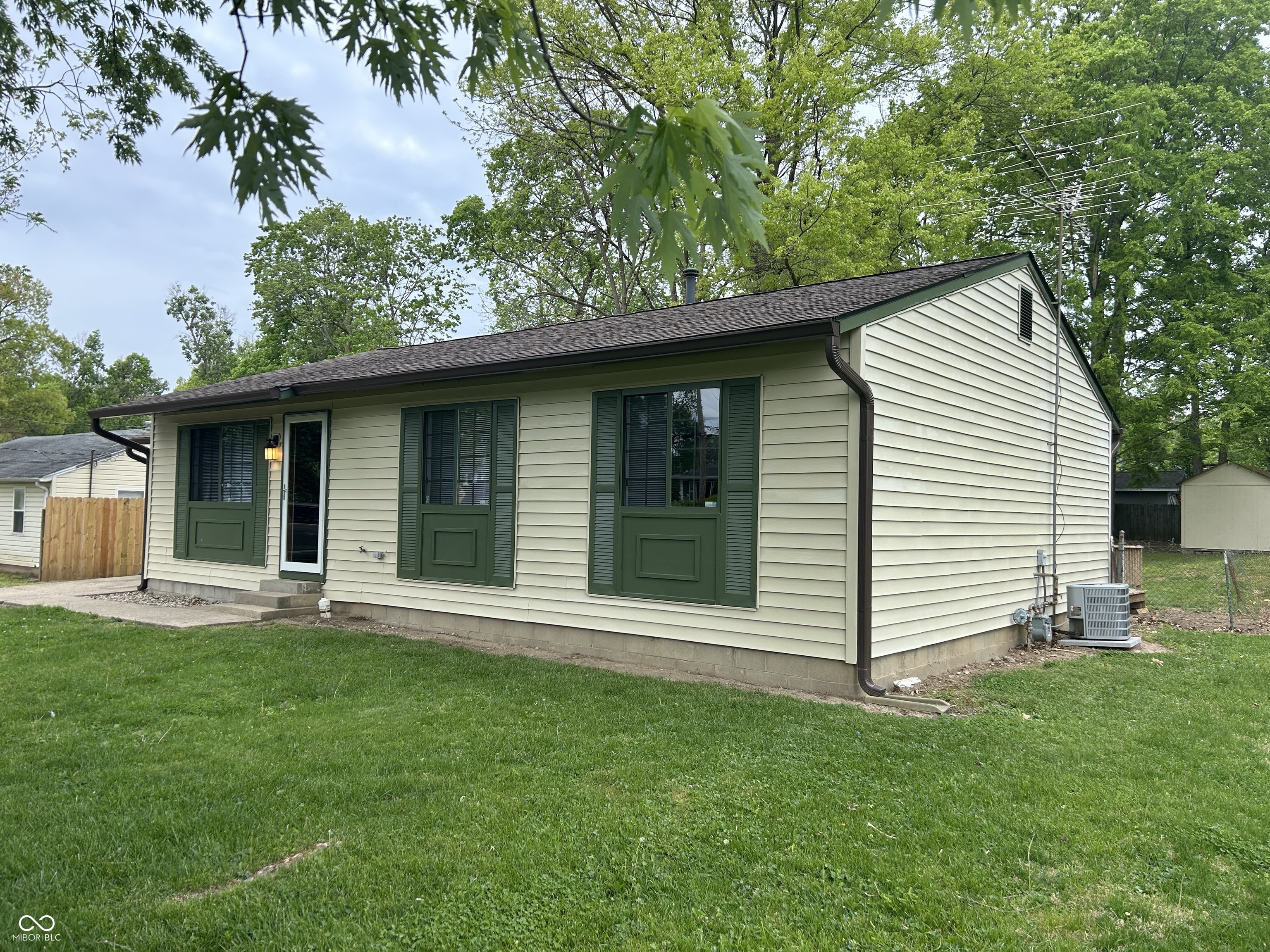 Homes for sale in Indianapolis, IN | 902 E Elbert St, Indianapolis, IN 46227 | MLS# 22098191