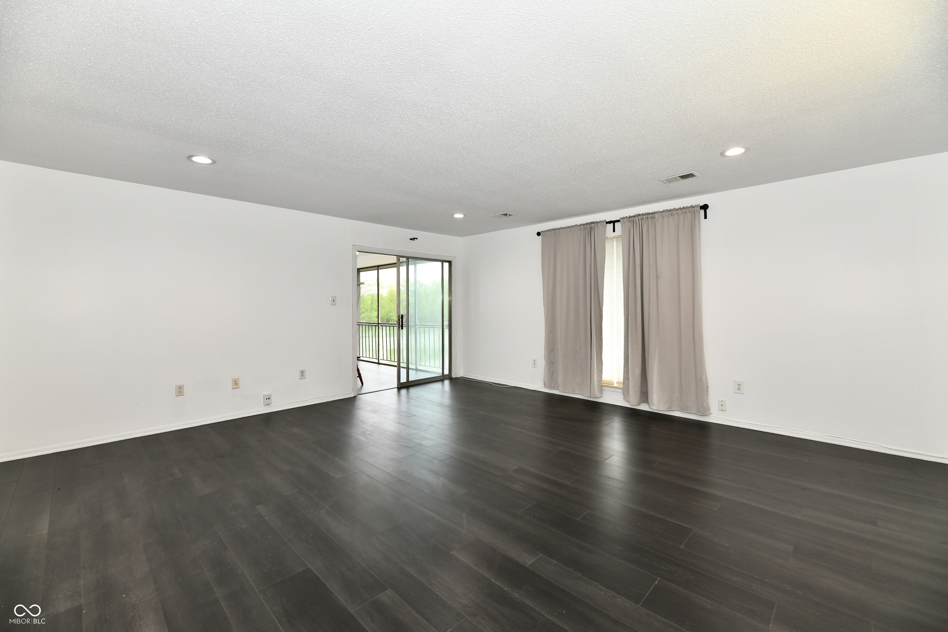2nd image of 3016 Lake Shore Dr #E, Indianapolis, IN 46205 | MLS# 22098729