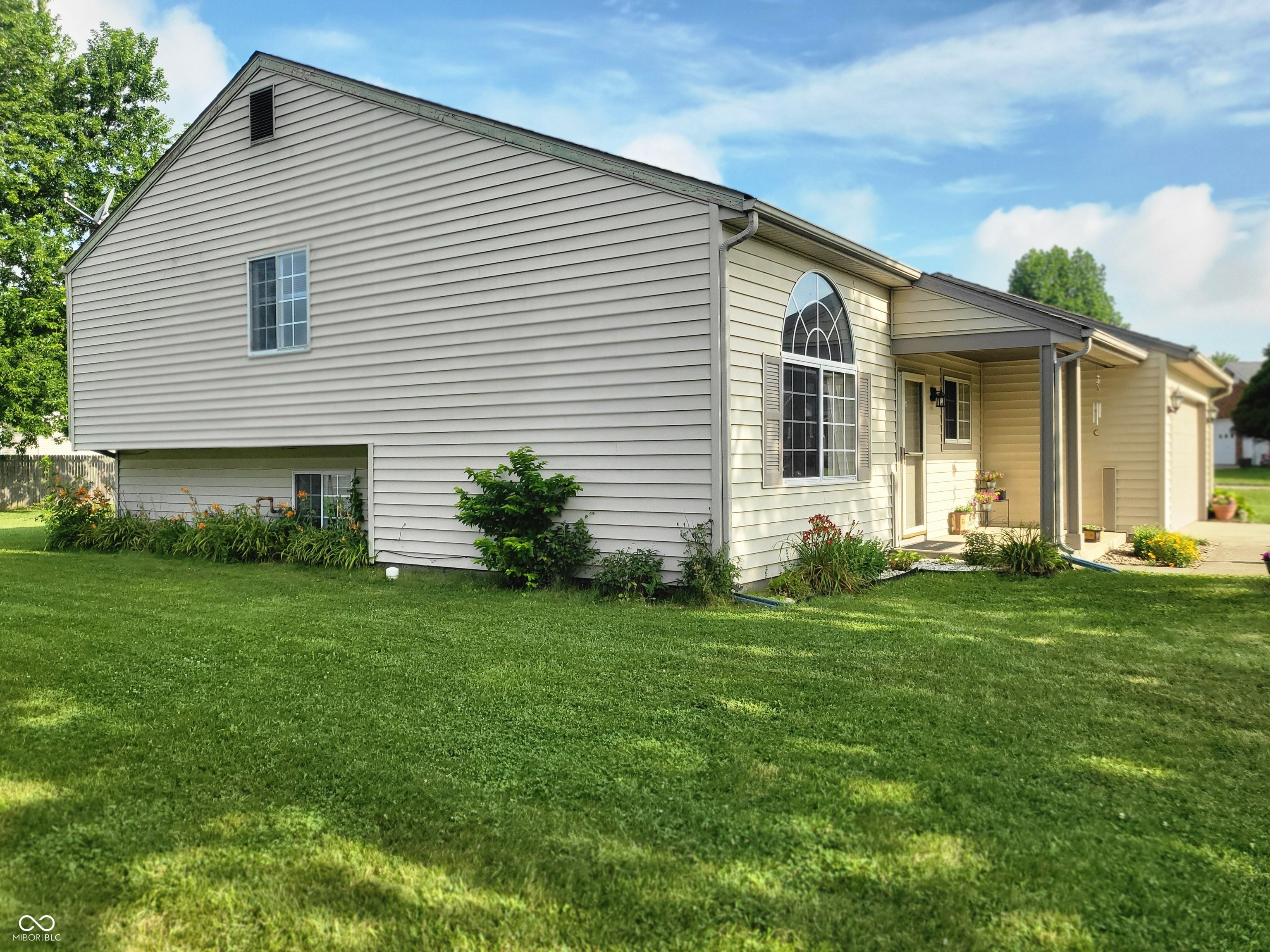 2nd image of 4734 Hackberry Dr, Columbus, IN 47201 | MLS# 22099588