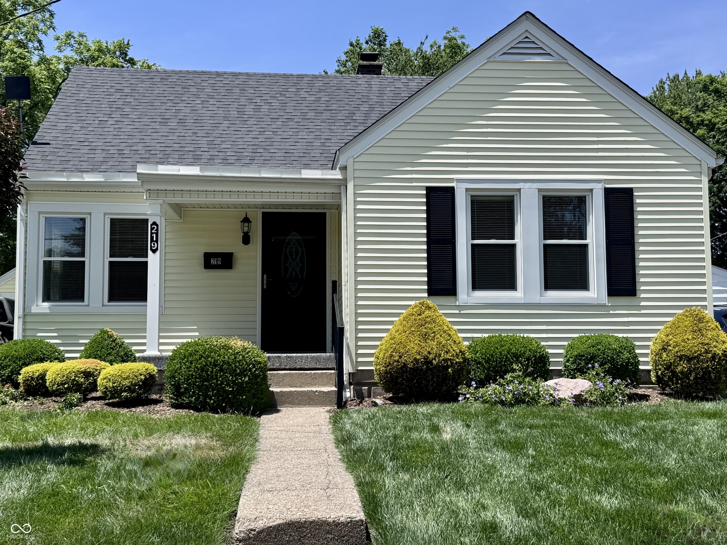 Homes for sale in Batesville, IN | 219 N Park Ave, Batesville, IN 47006 | MLS# 22099688