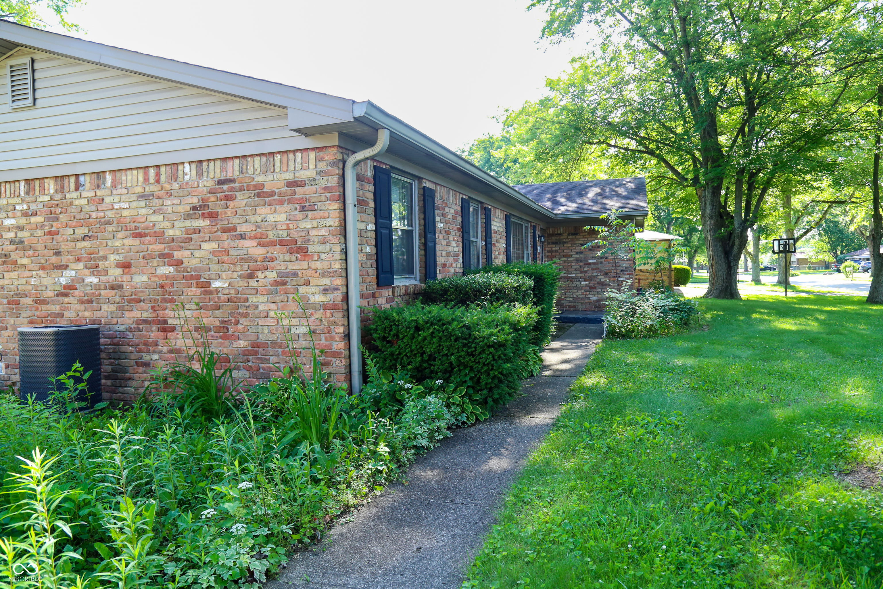 Homes for sale in Brownsburg, IN | 4365 Windsor Rd, Brownsburg, IN 46112 | MLS# 22100626