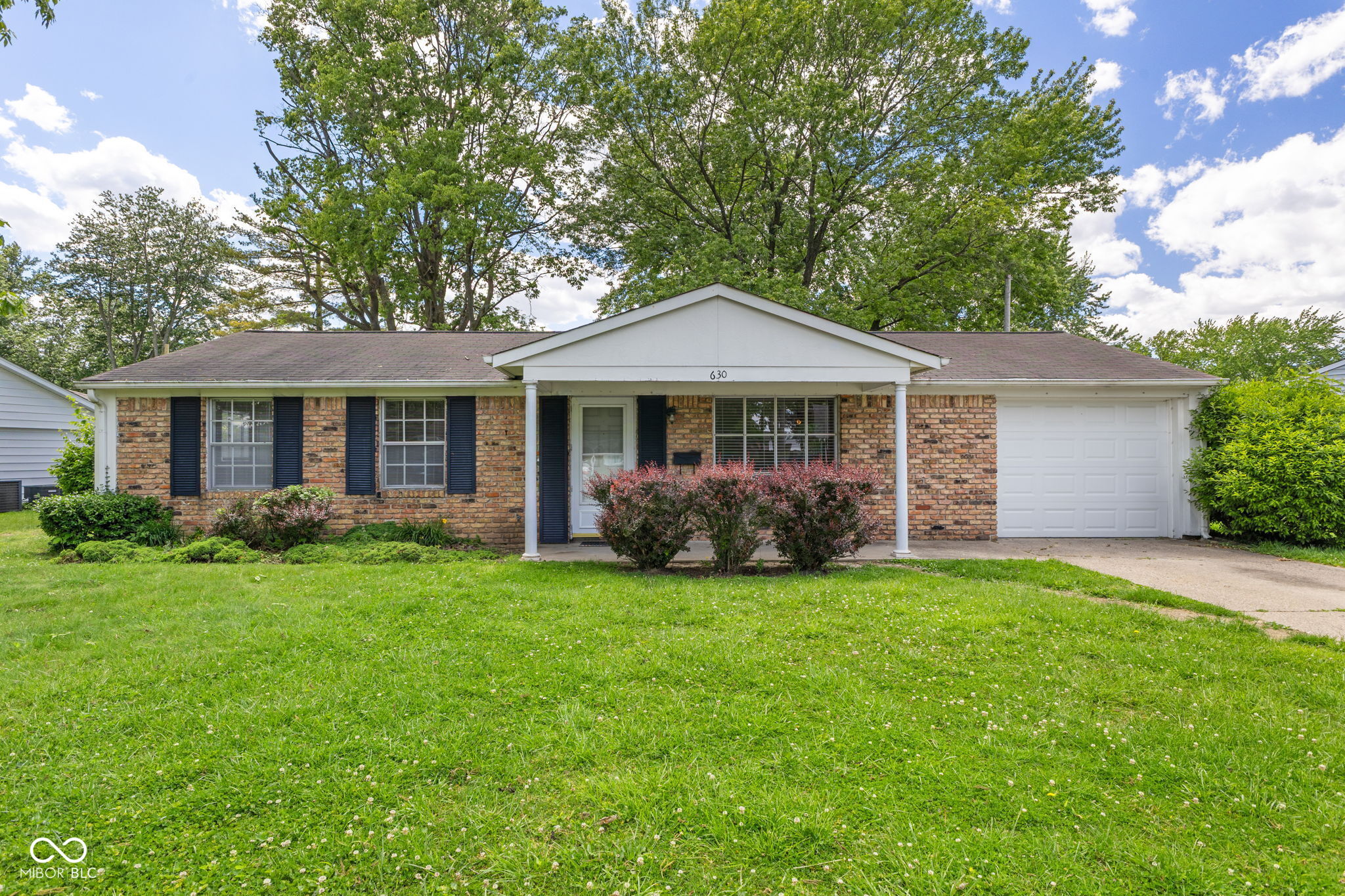 Homes for sale in Greenwood, IN | 630 Lawndale Dr, Greenwood, IN 46142 | MLS# 22100916