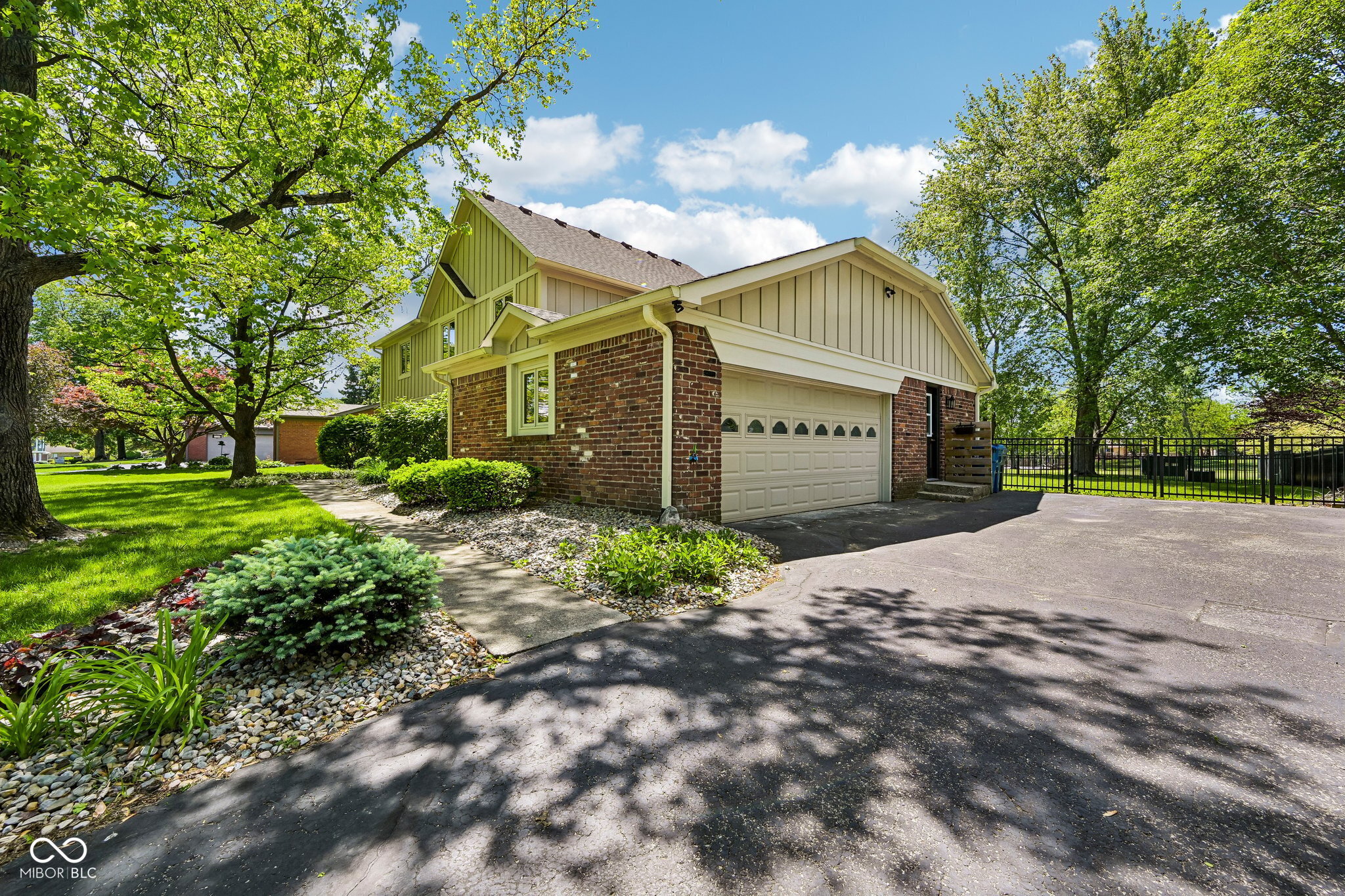 3rd image of 407 Oxford Dr, Noblesville, IN 46062 | MLS# 22101439
