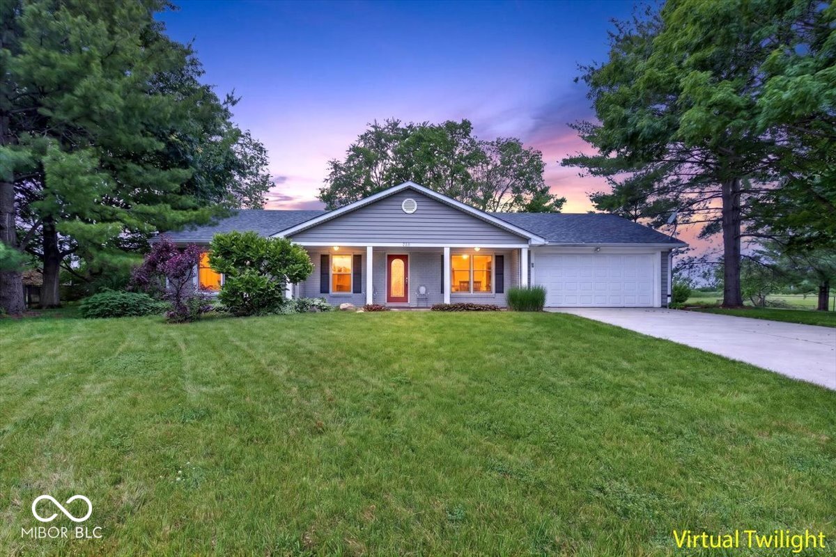 Homes for sale in Zionsville, IN | 909 Cardinal Dr, Zionsville, IN 46077 | MLS# 22101858
