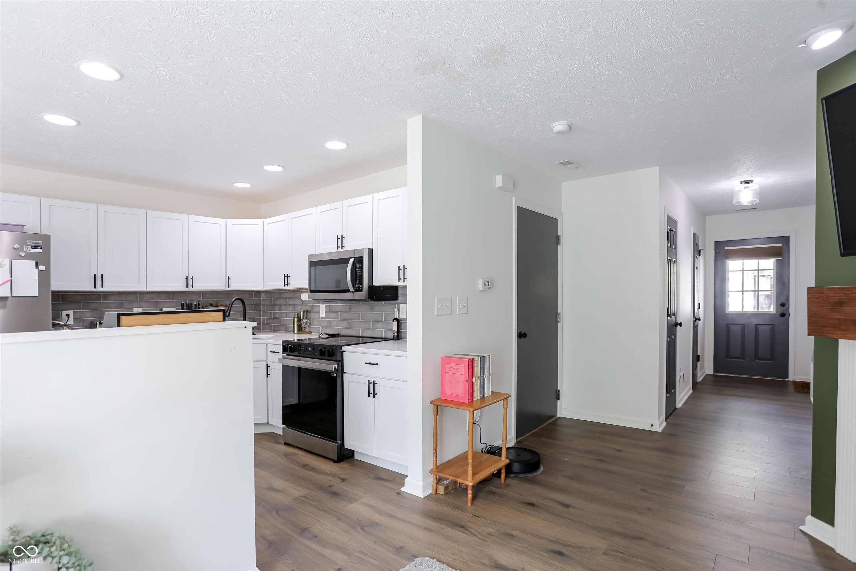 2nd image of 543 Crawford Dr, Westfield, IN 46074 | MLS# 22102586