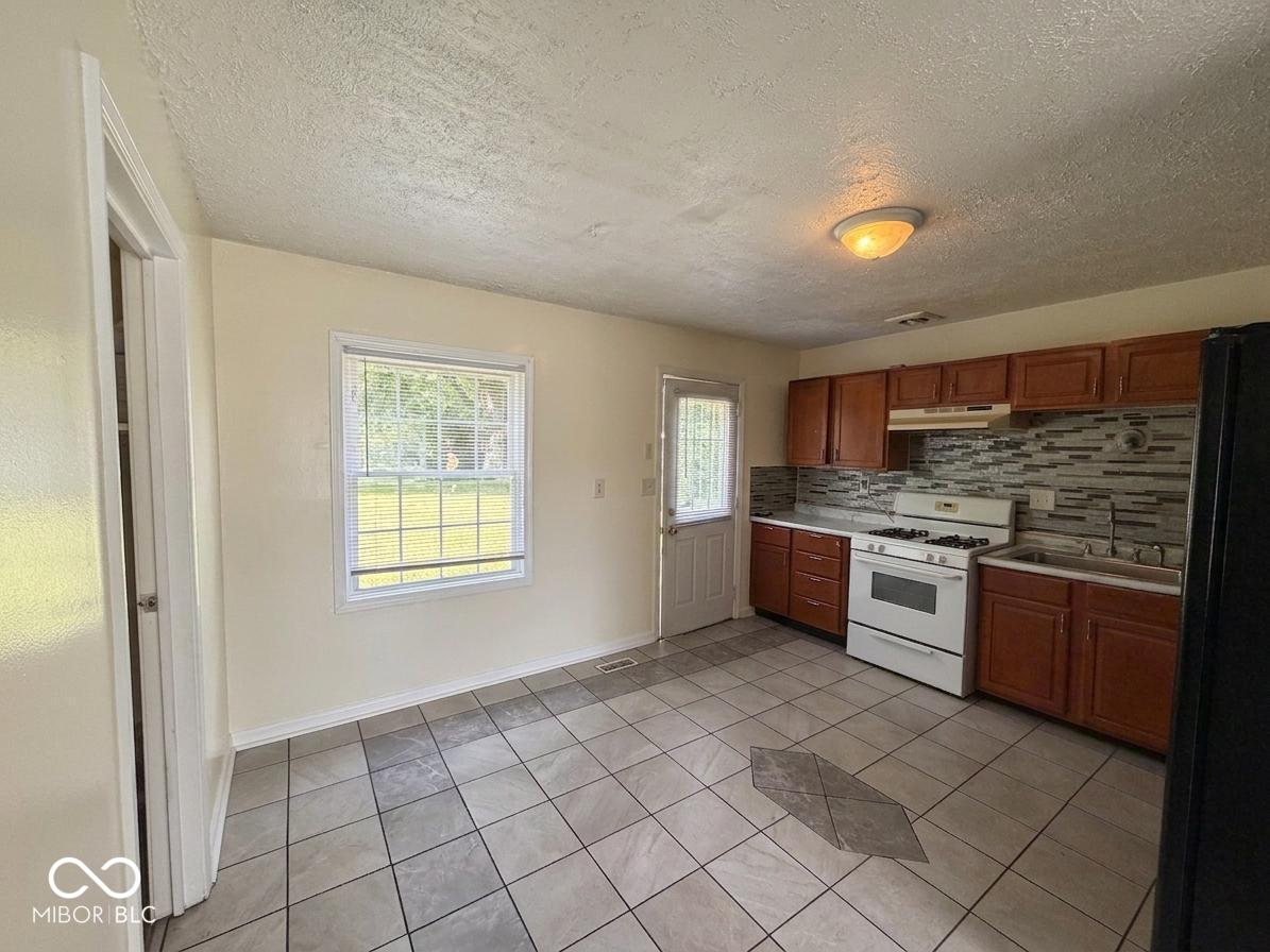 4th image of 6714 E 43Rd Pl, Indianapolis, IN 46226 | MLS# 22102618