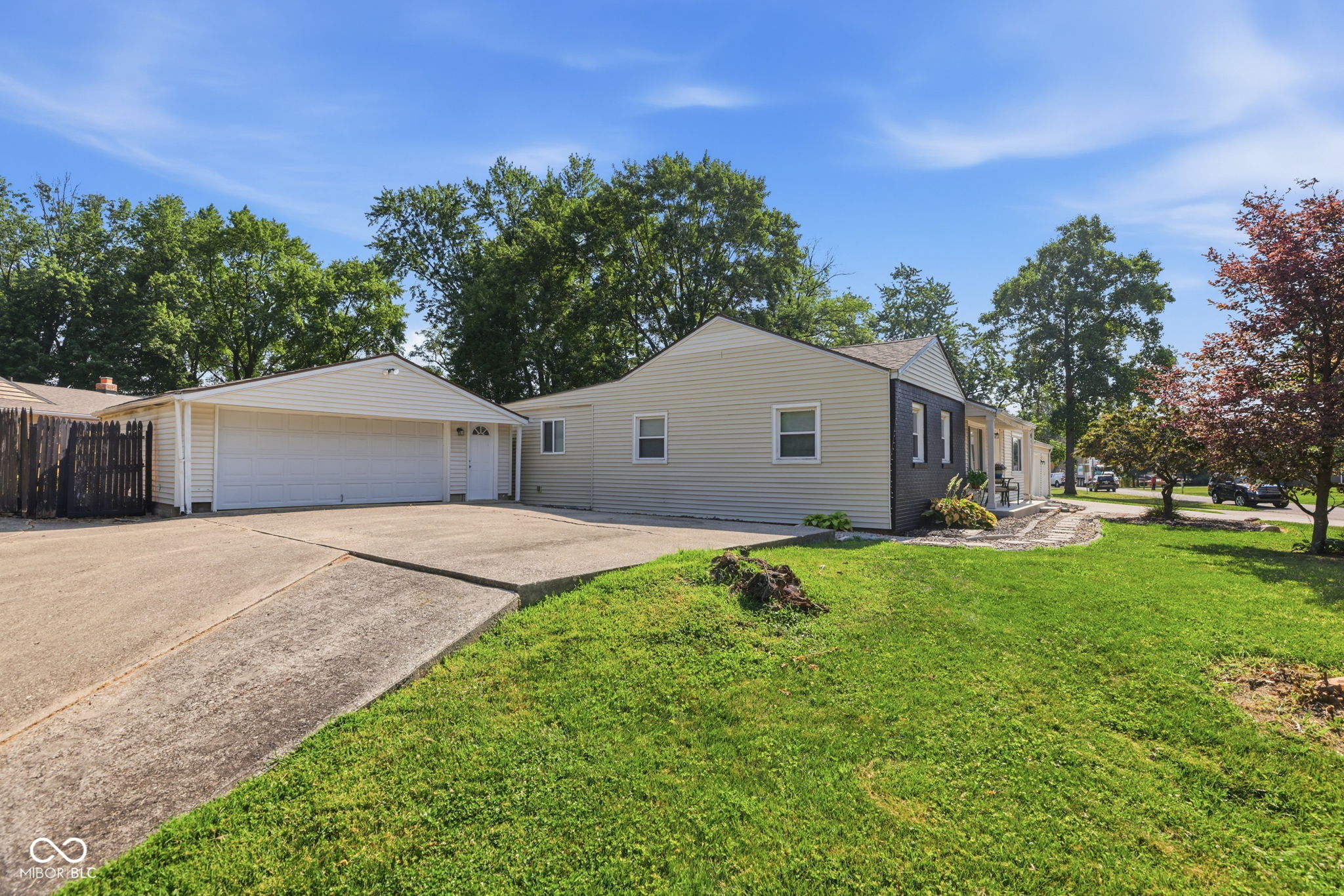 3rd image of 650 Arthur Dr, Carmel, IN 46280 | MLS# 22102876