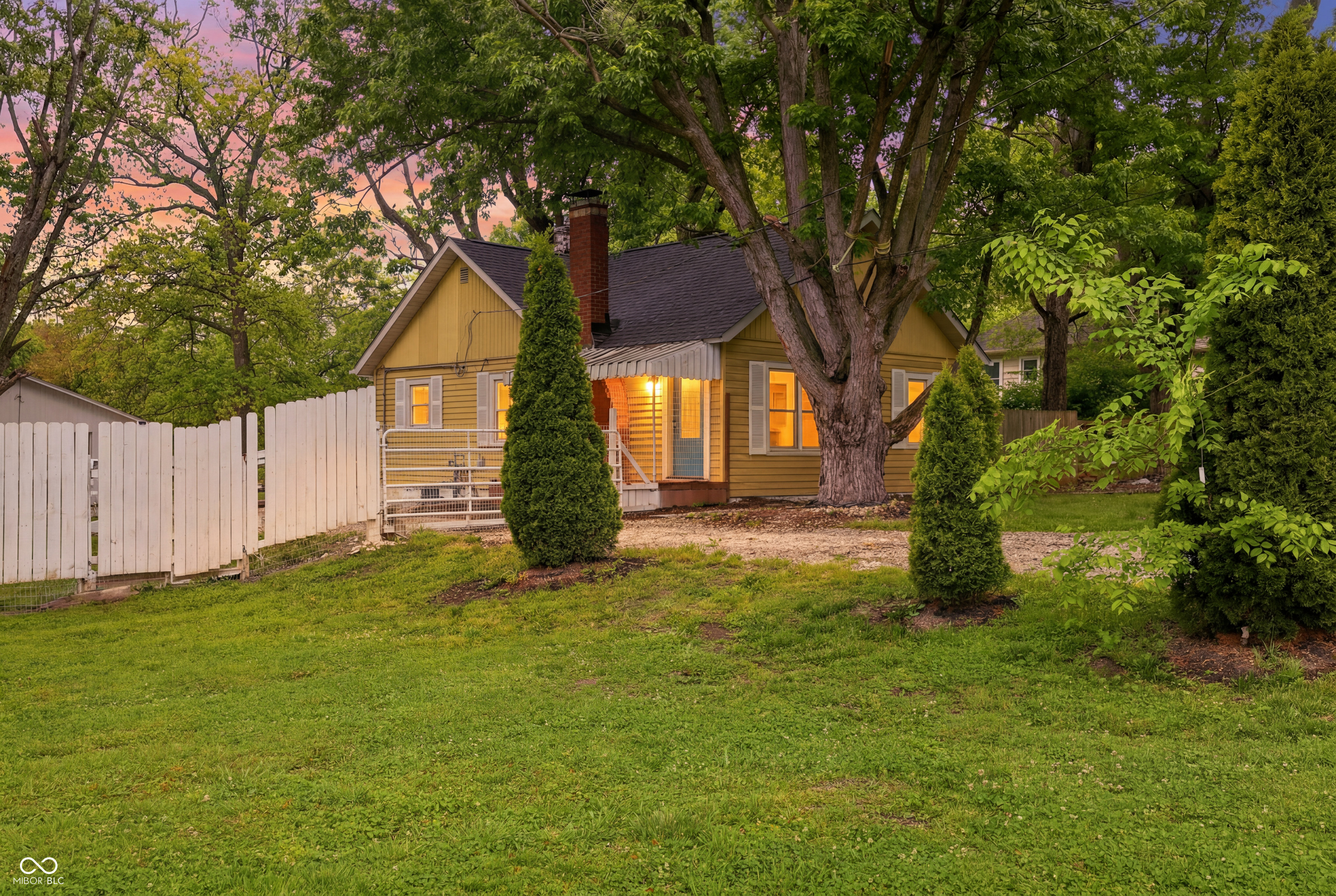 1st image of 8520 Morgantown Rd, Indianapolis, IN 46217 | MLS# 22103077