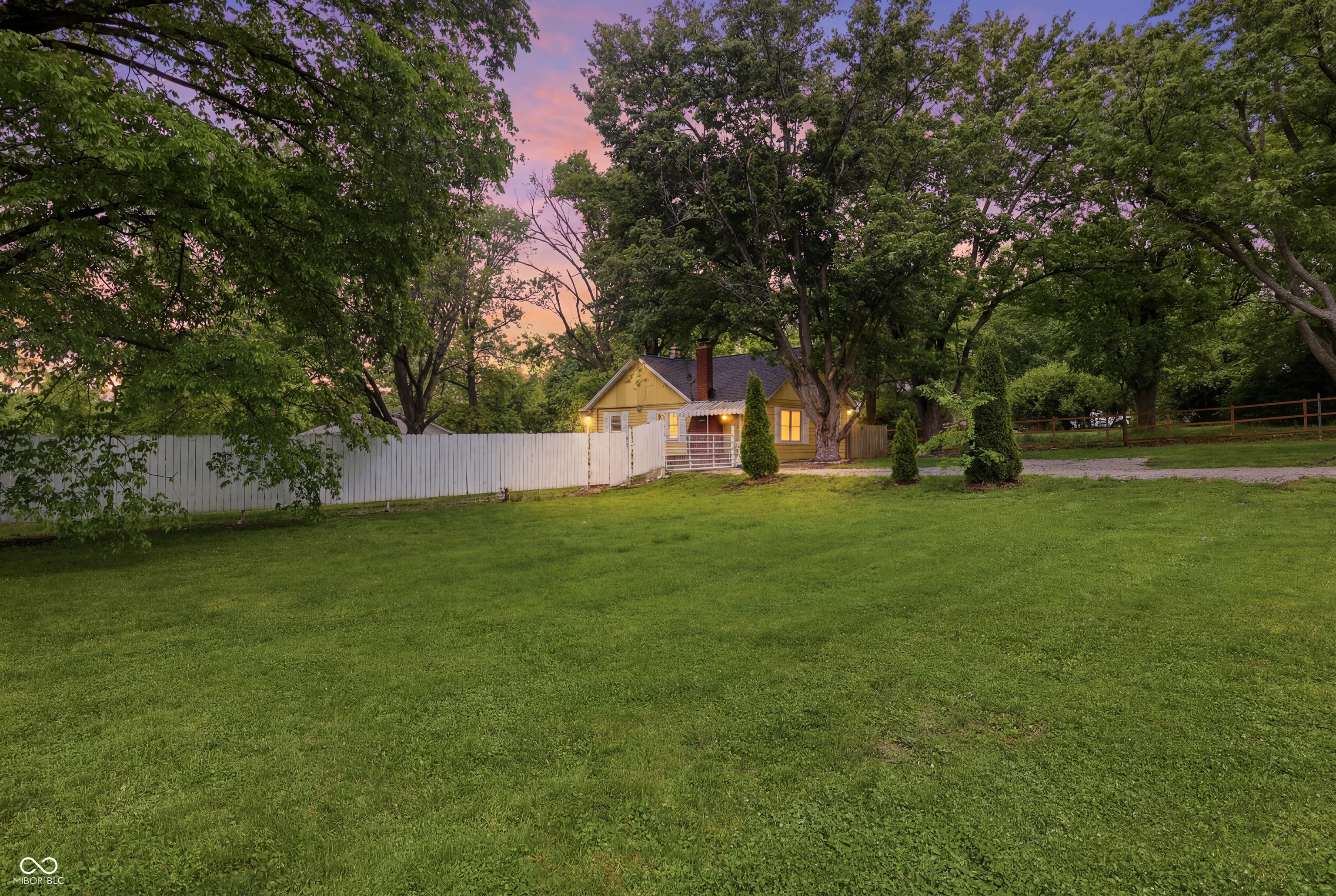 5th image of 8520 Morgantown Rd, Indianapolis, IN 46217 | MLS# 22103077