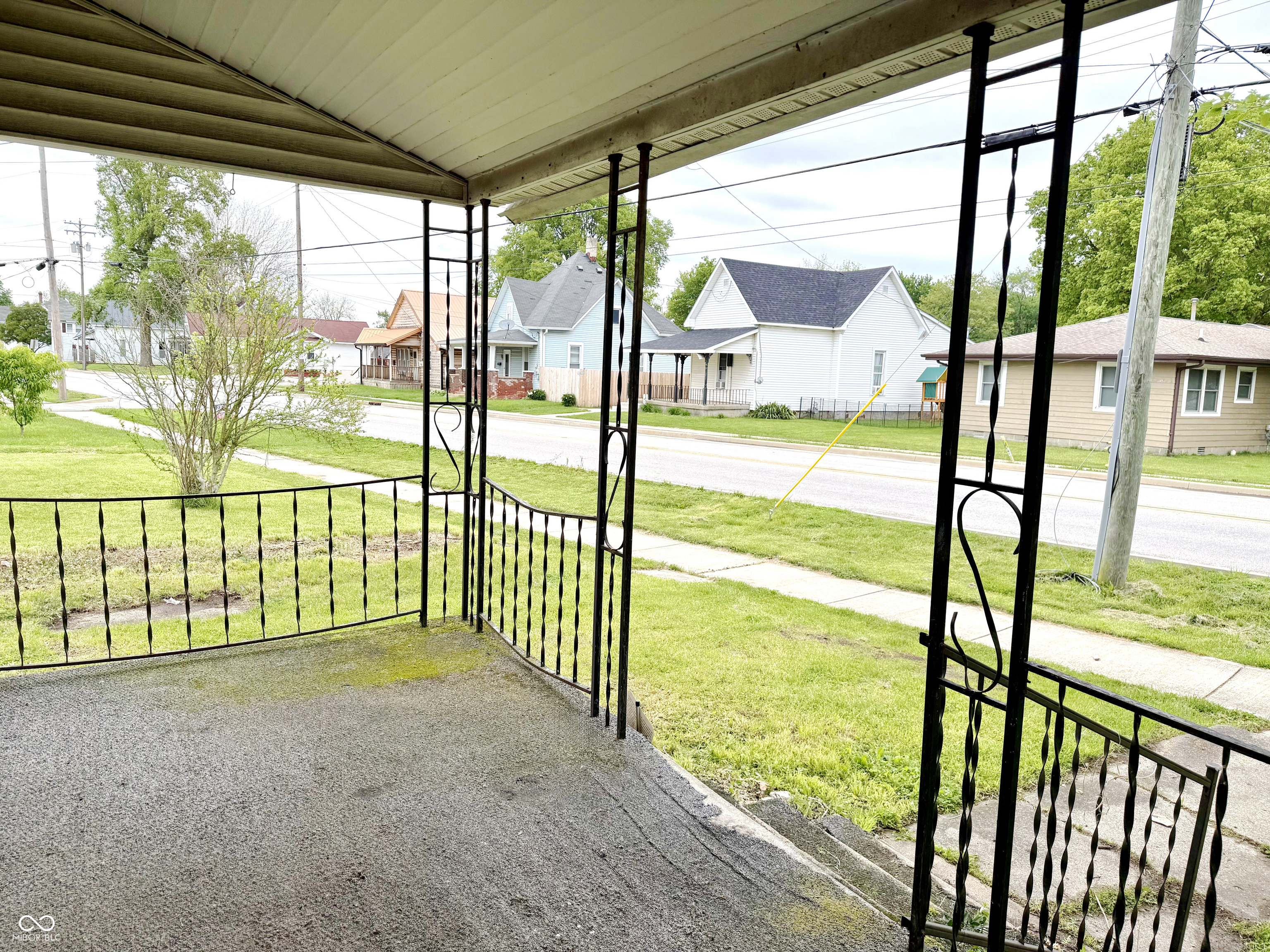 3rd image of 1327 S Harrison St, Shelbyville, IN 46176 | MLS# 22103204