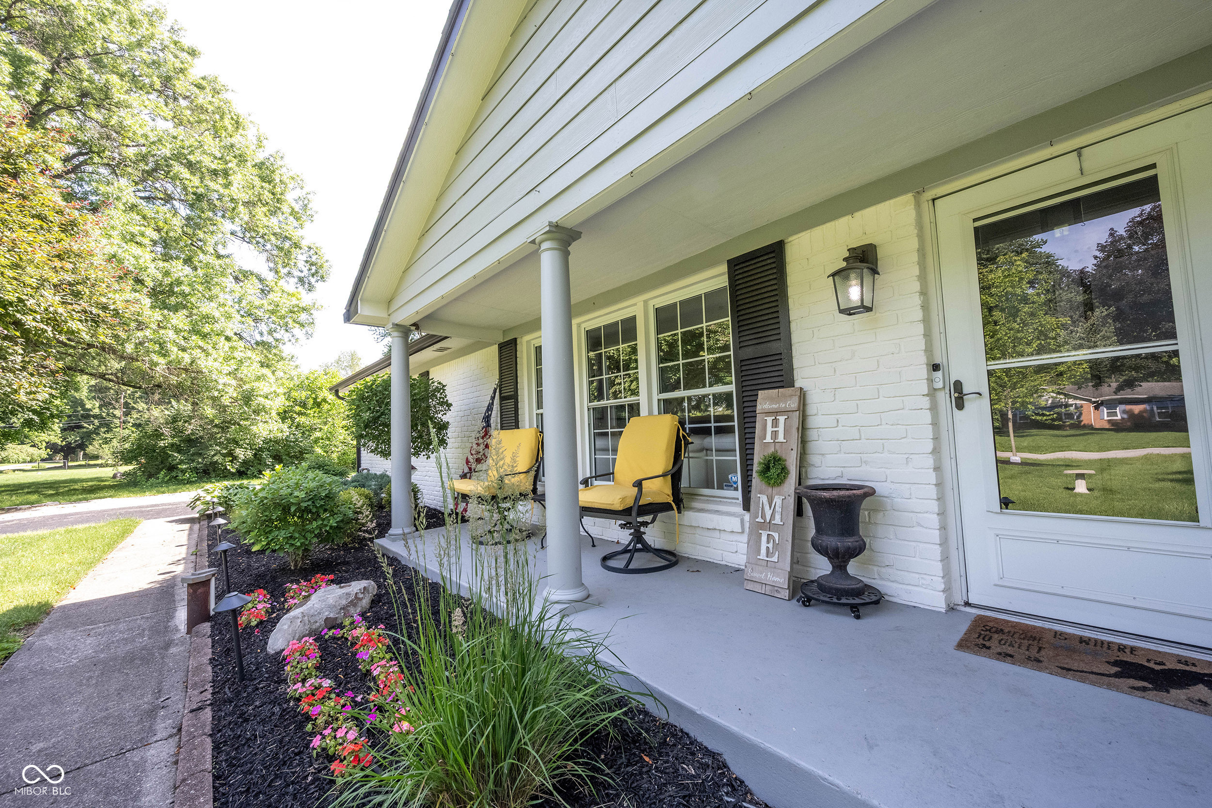 Homes for sale in Indianapolis, IN | 5349 Seneca Dr, Indianapolis, IN 46220 | MLS# 22104075