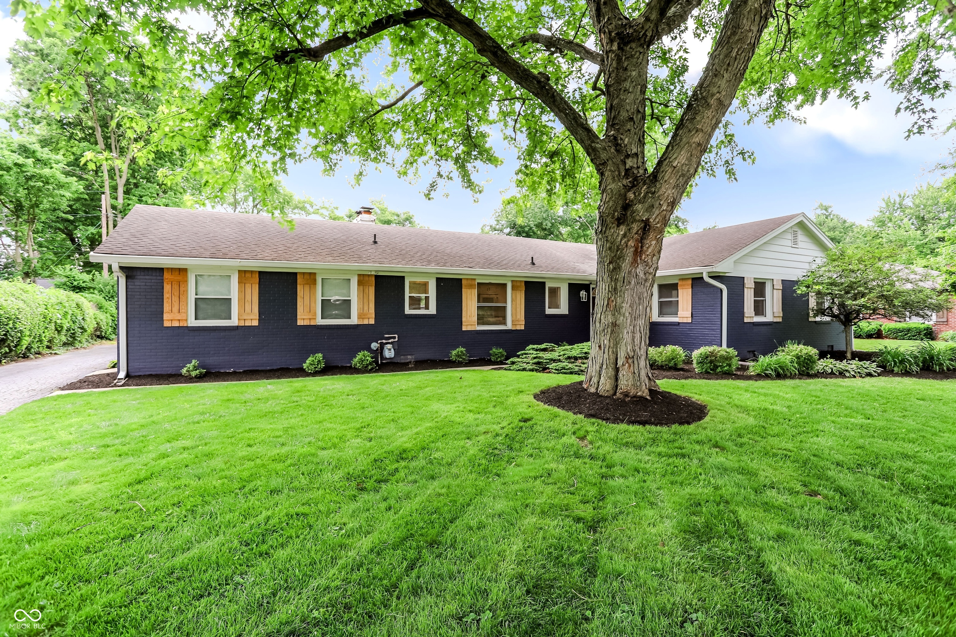 Homes for sale in Indianapolis, IN | 4945 N Dearborn St, Indianapolis, IN 46205 | MLS# 22104501
