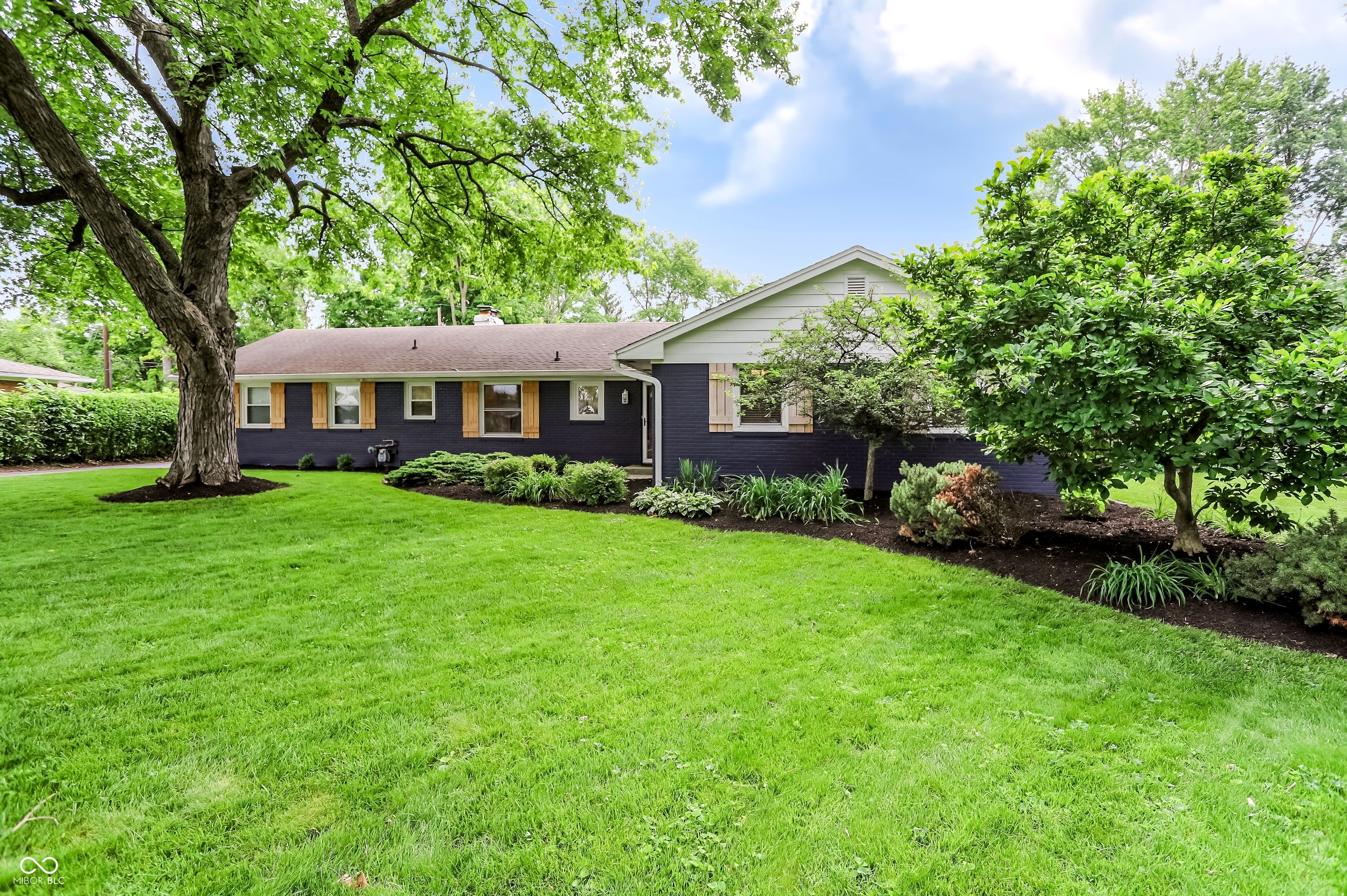 Homes for sale in Indianapolis, IN | 4945 N Dearborn St, Indianapolis, IN 46205 | MLS# 22104501